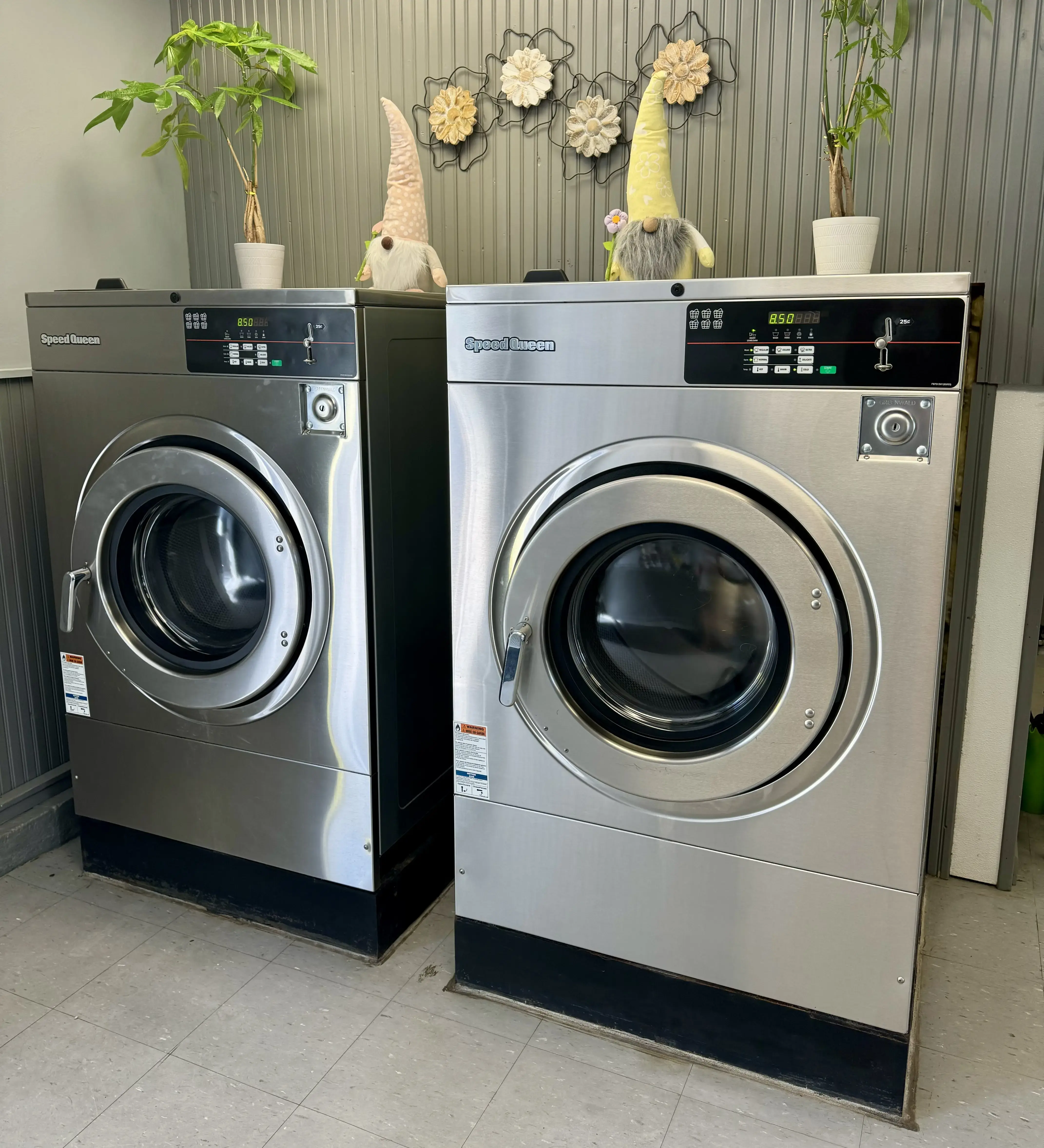 Riverside Laundromat-Car Wash - Image 8