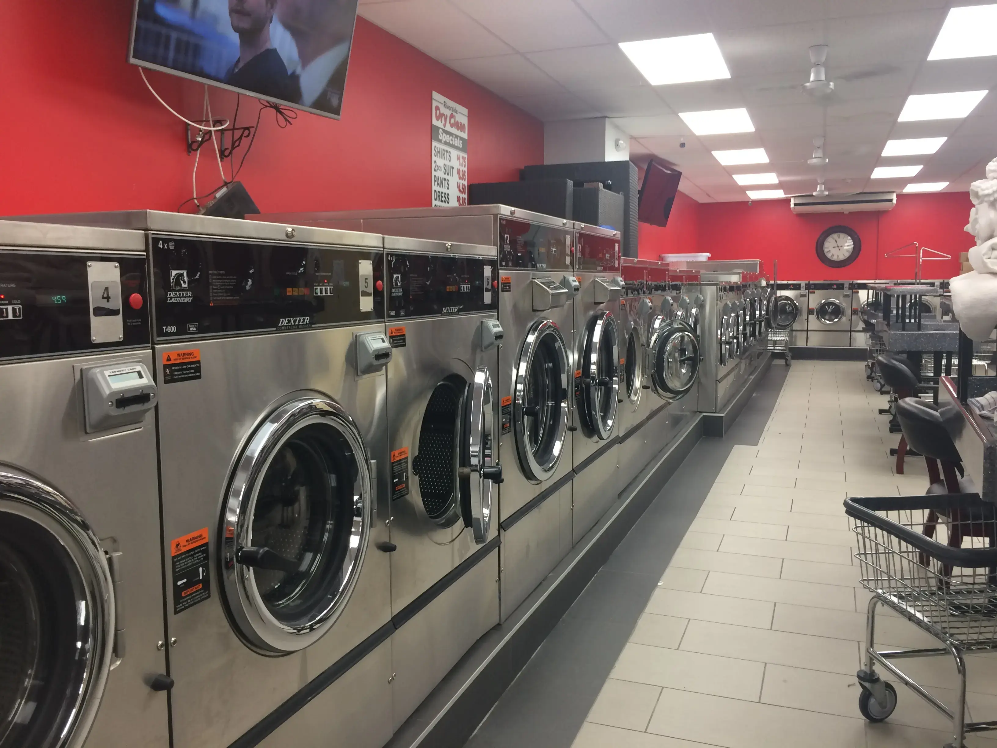 Riverside Laundromat & Dry Cleaning thumbnail 1