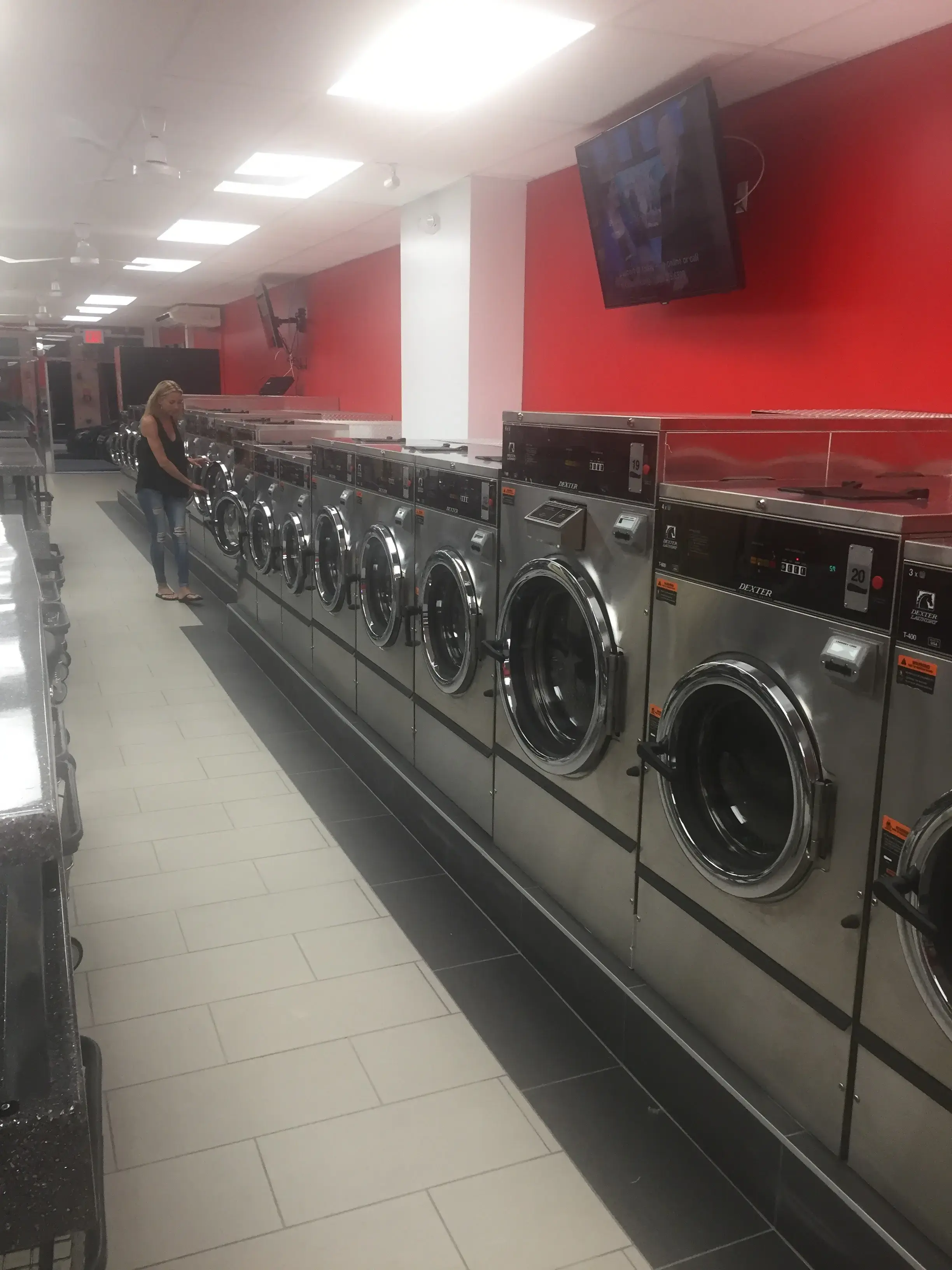 Riverside Laundromat & Dry Cleaning thumbnail 12