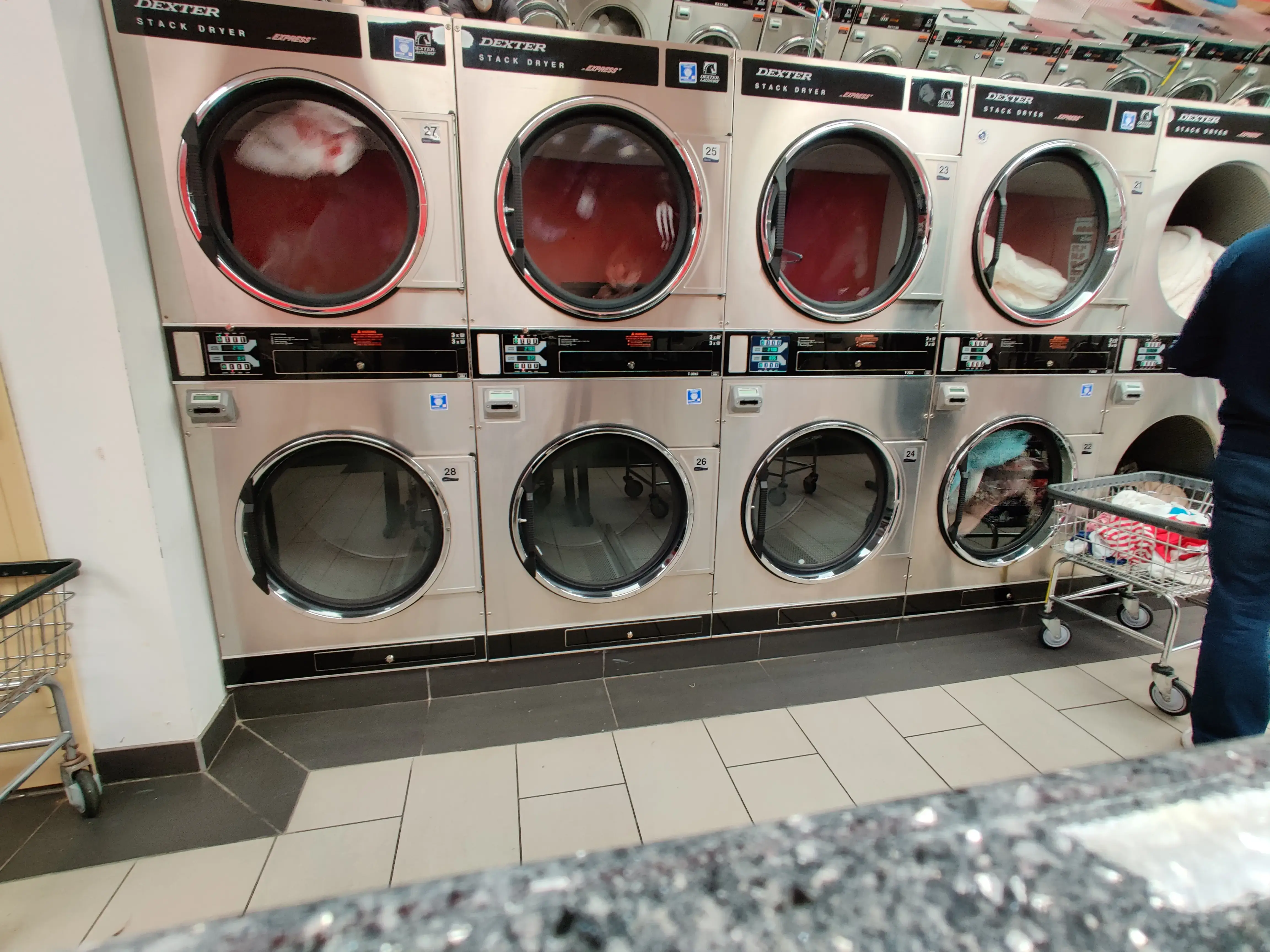 Riverside Laundromat & Dry Cleaning - Image 9