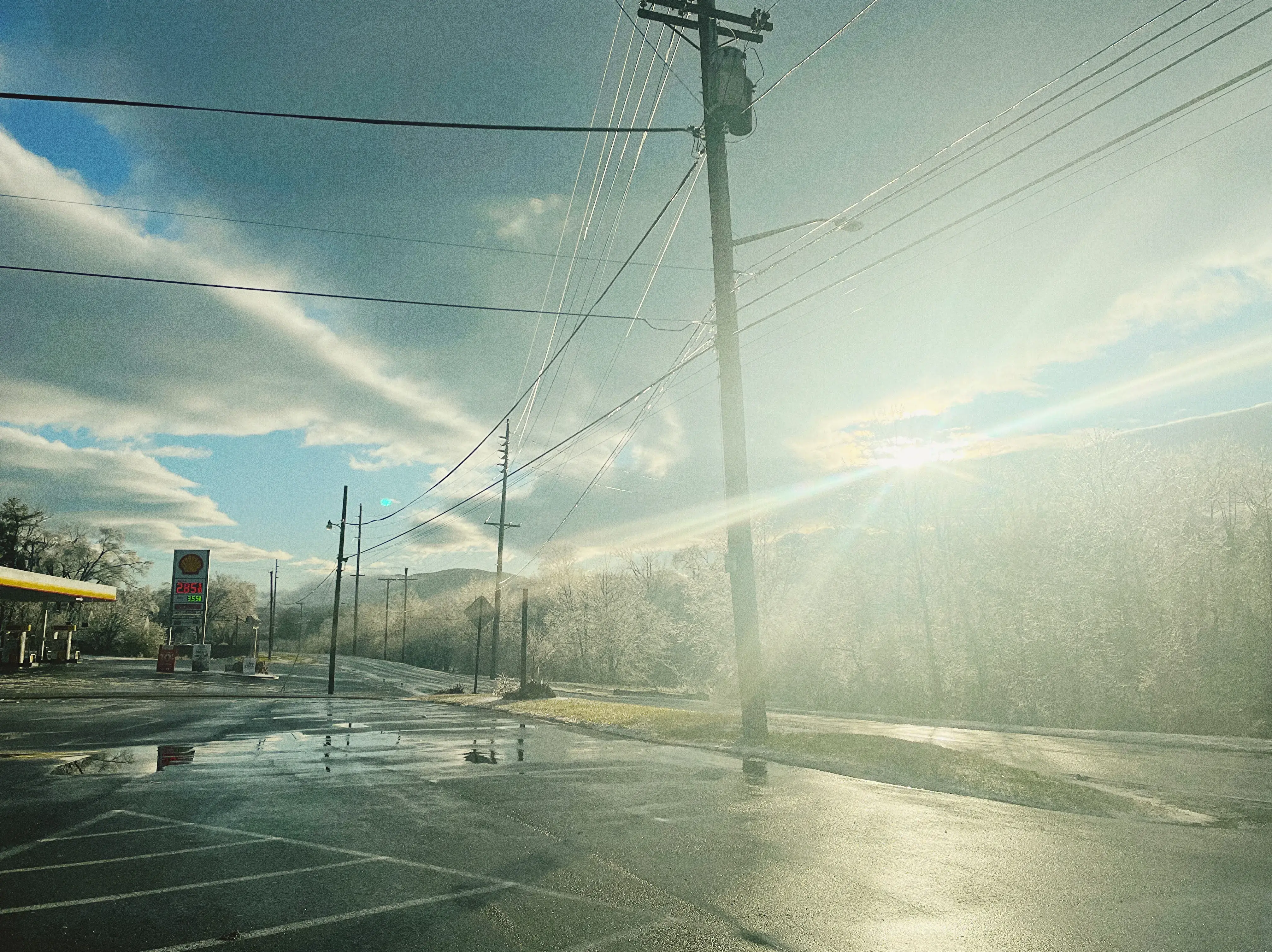Riverside Laundromat thumbnail 20