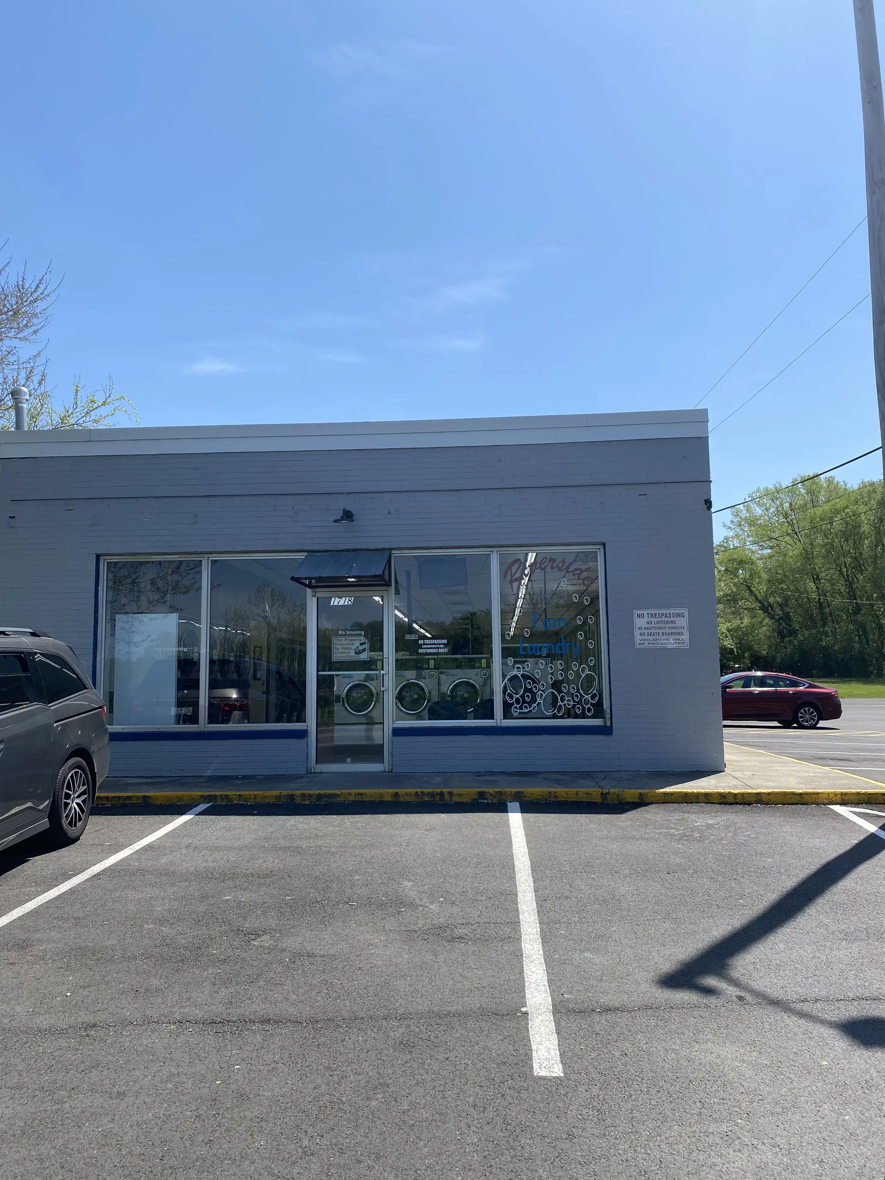 Riverside Laundromat - Image 10