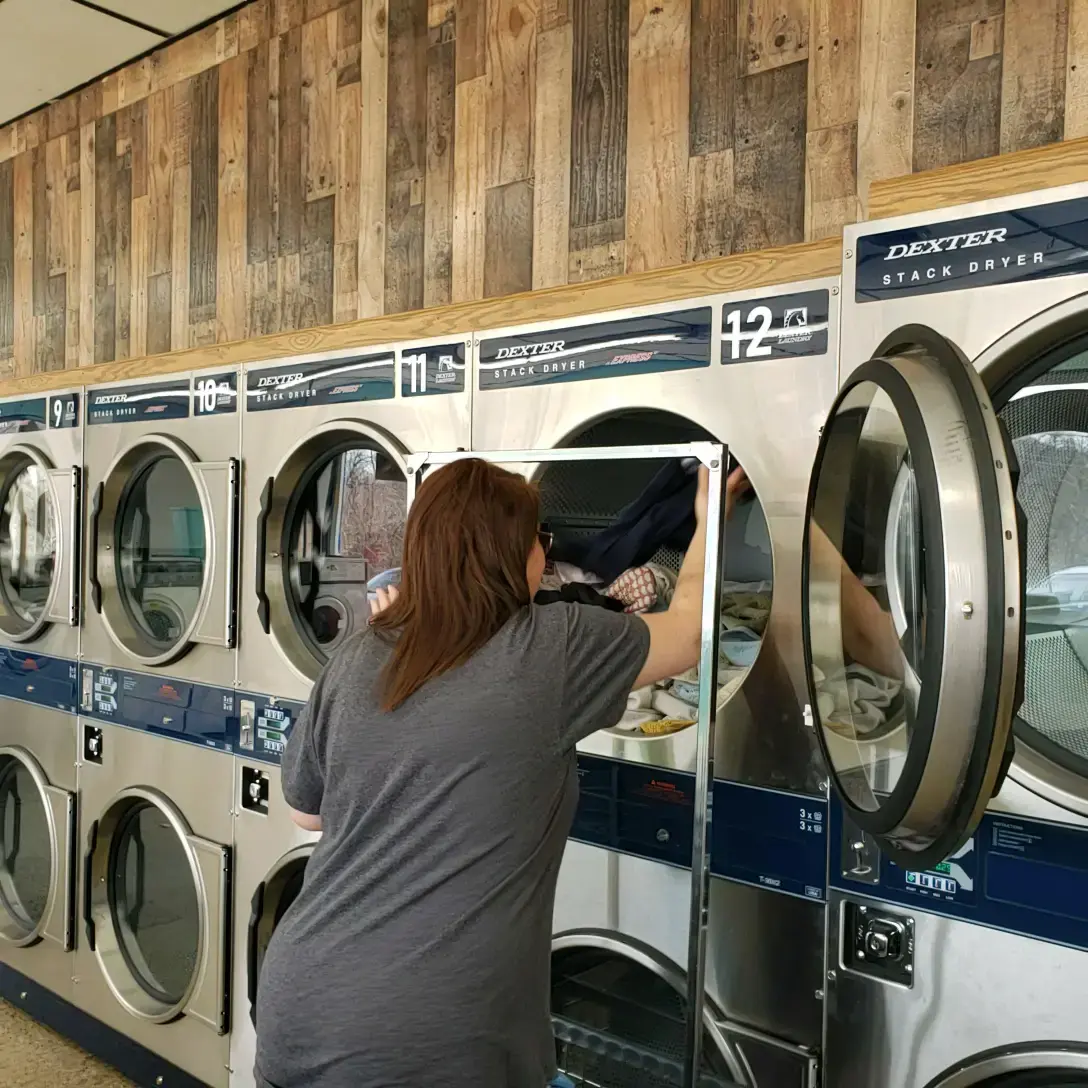 Riverside Laundromat thumbnail 12
