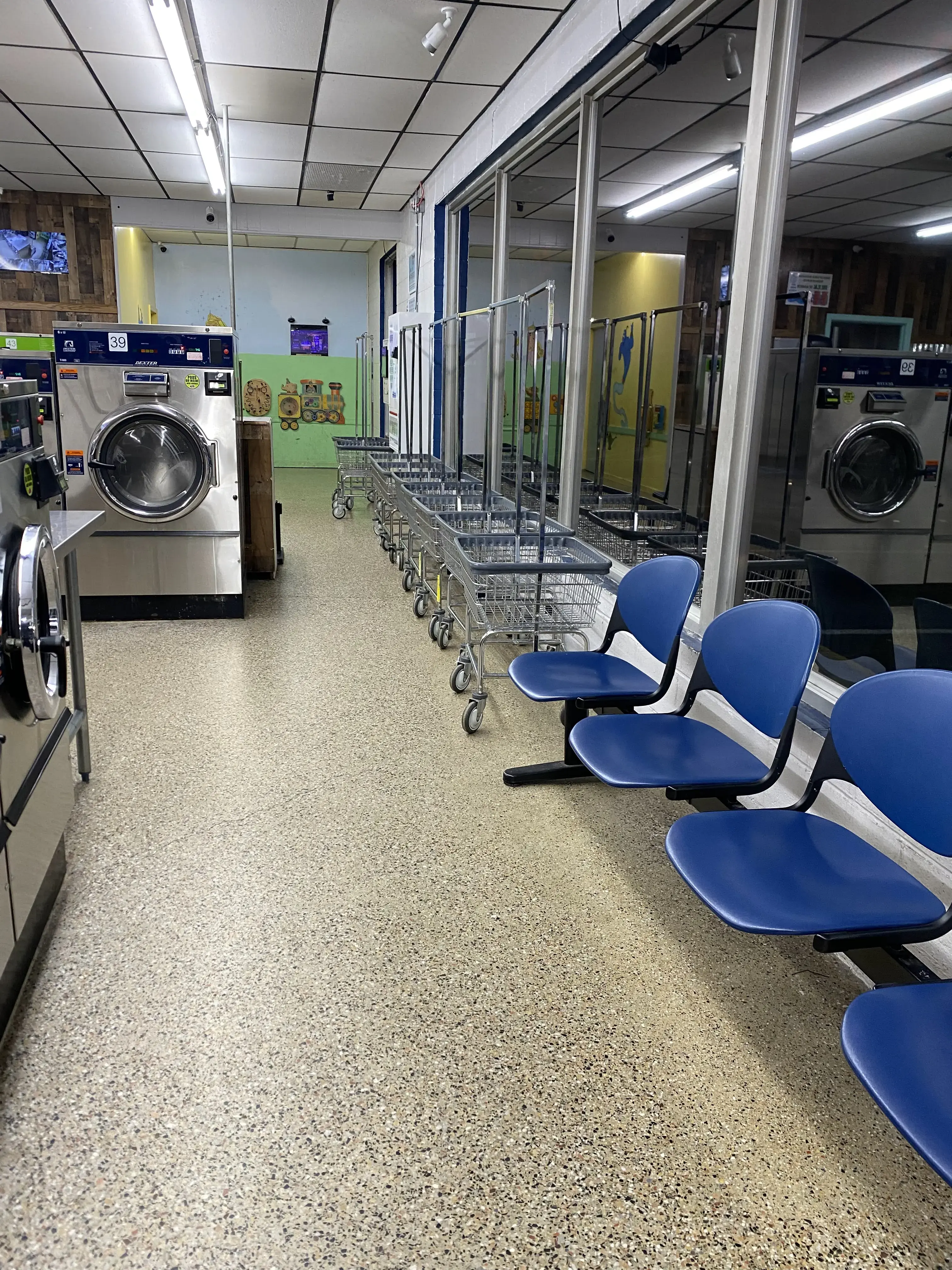 Riverside Laundromat thumbnail 3