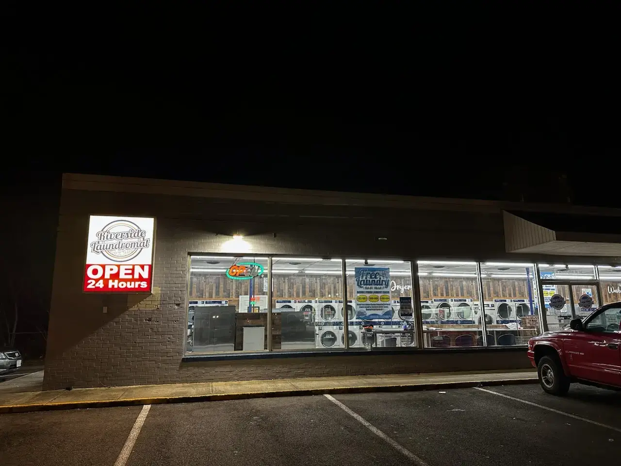 Riverside Laundromat thumbnail 4