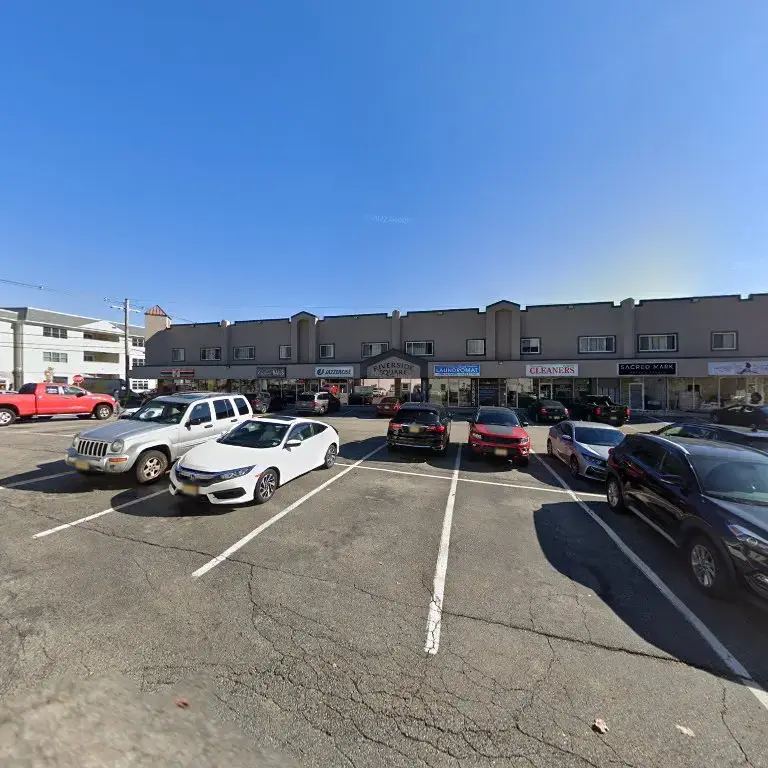 RIVERSIDE SQUARE LAUNDROMAT - OPEN 24 HOURS thumbnail 17