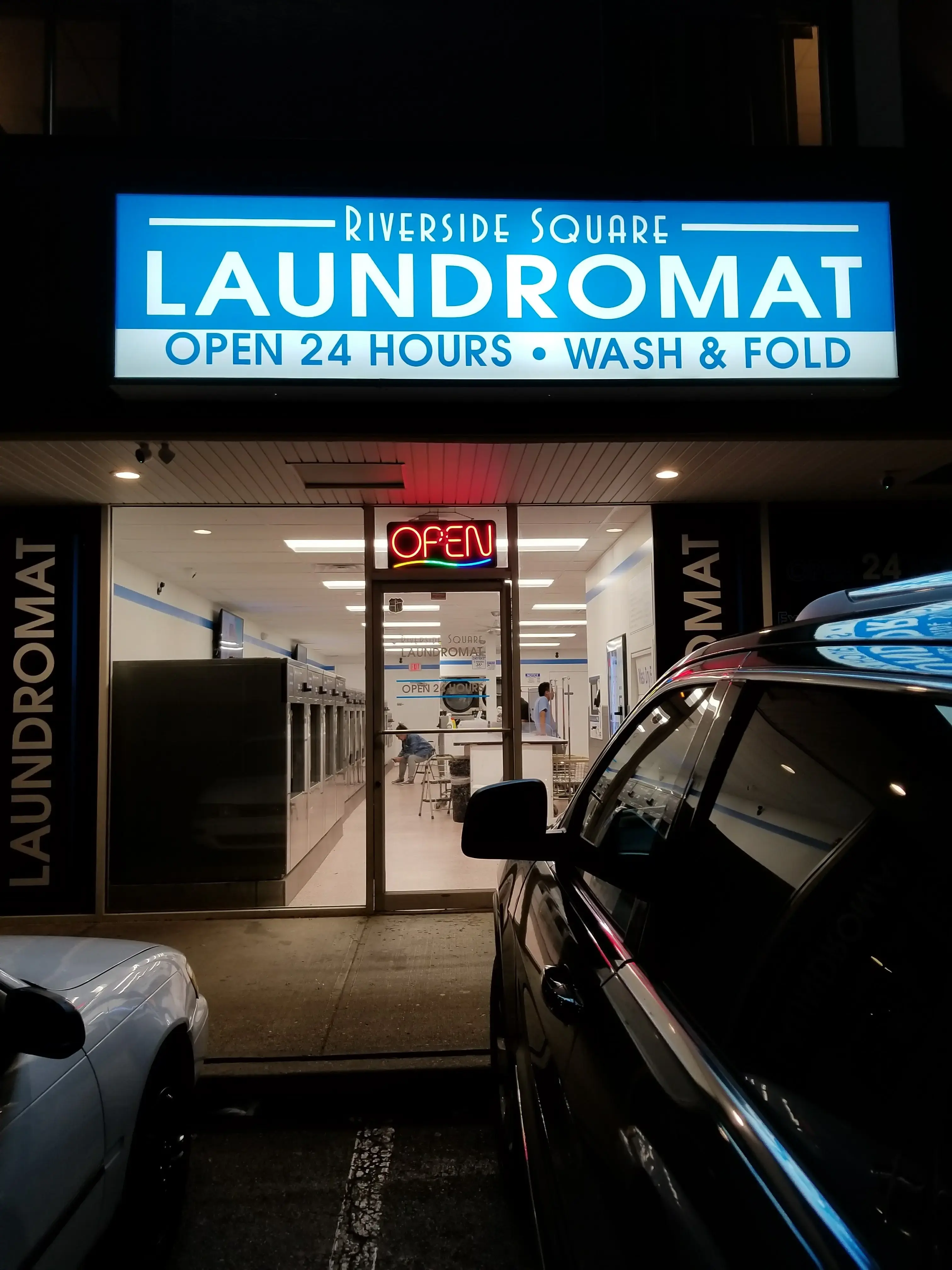 RIVERSIDE SQUARE LAUNDROMAT - OPEN 24 HOURS thumbnail 12