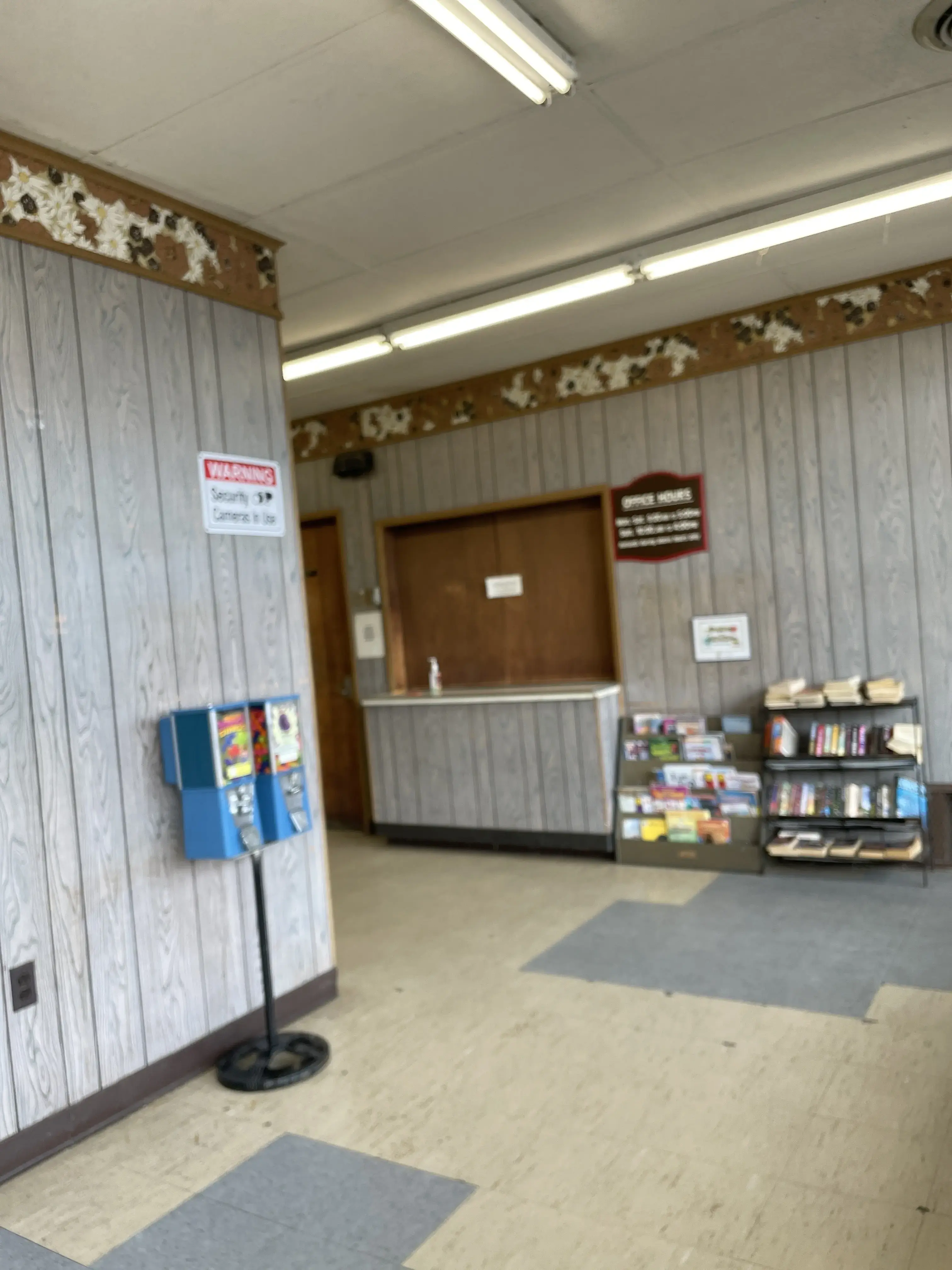 Riverview Laundromat - Image 5