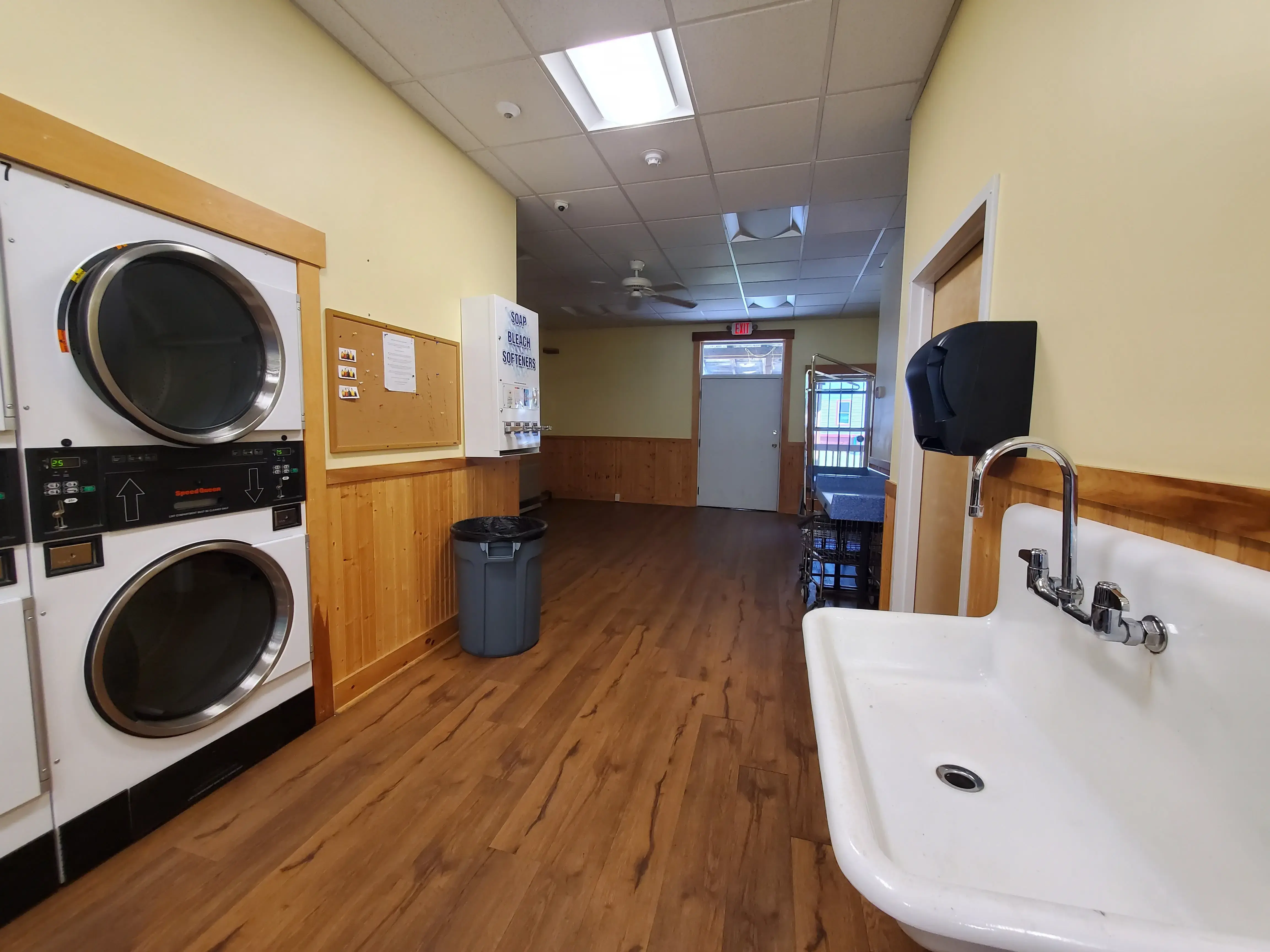 Riverview Laundry - Image 3