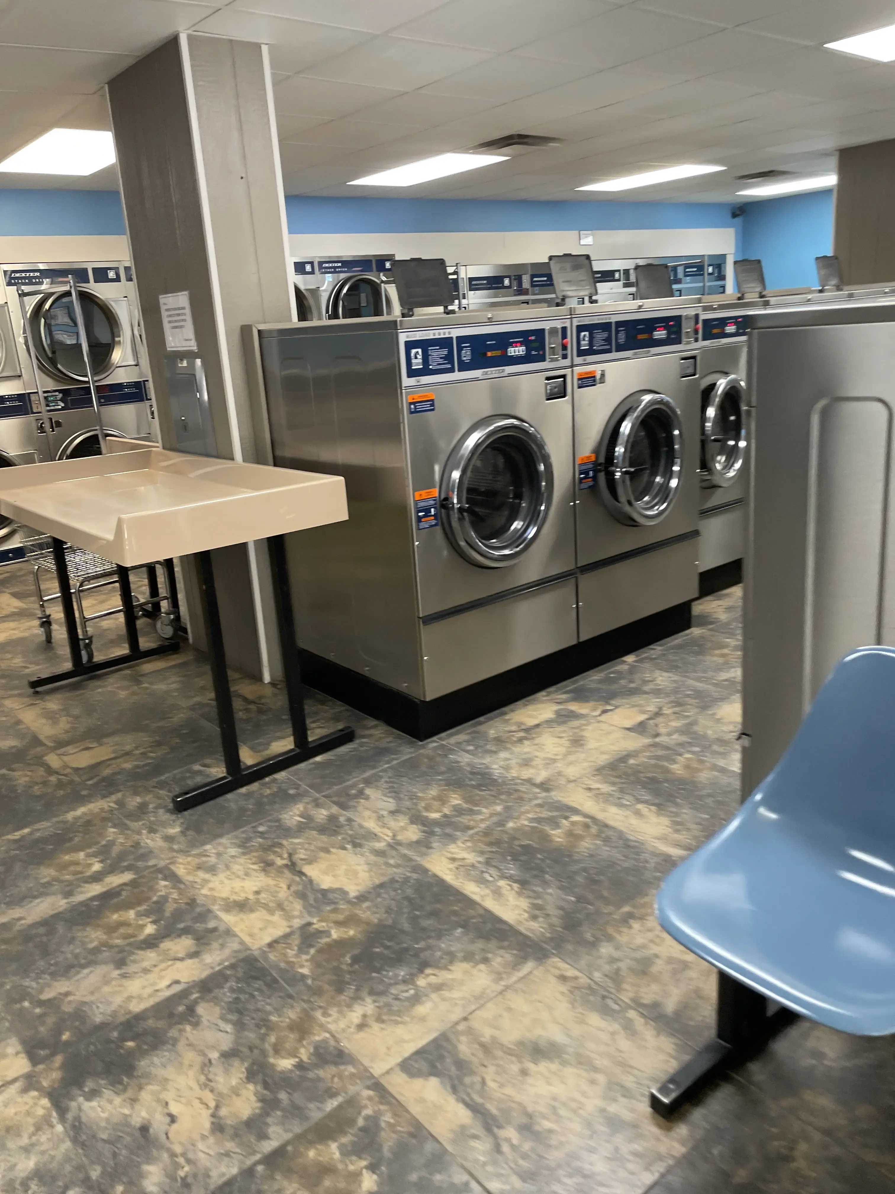 ROAD RUNNER LAUNDROMAT AND RV PARK - Image 8