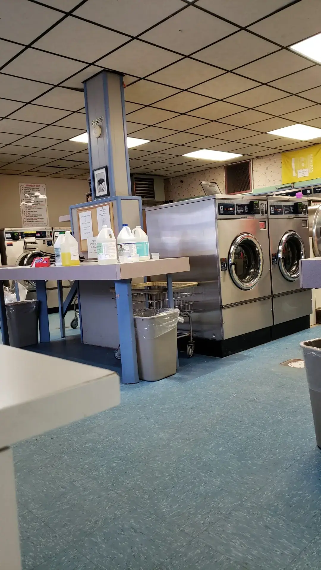 Roberts Laundromat & Car Wash thumbnail 10