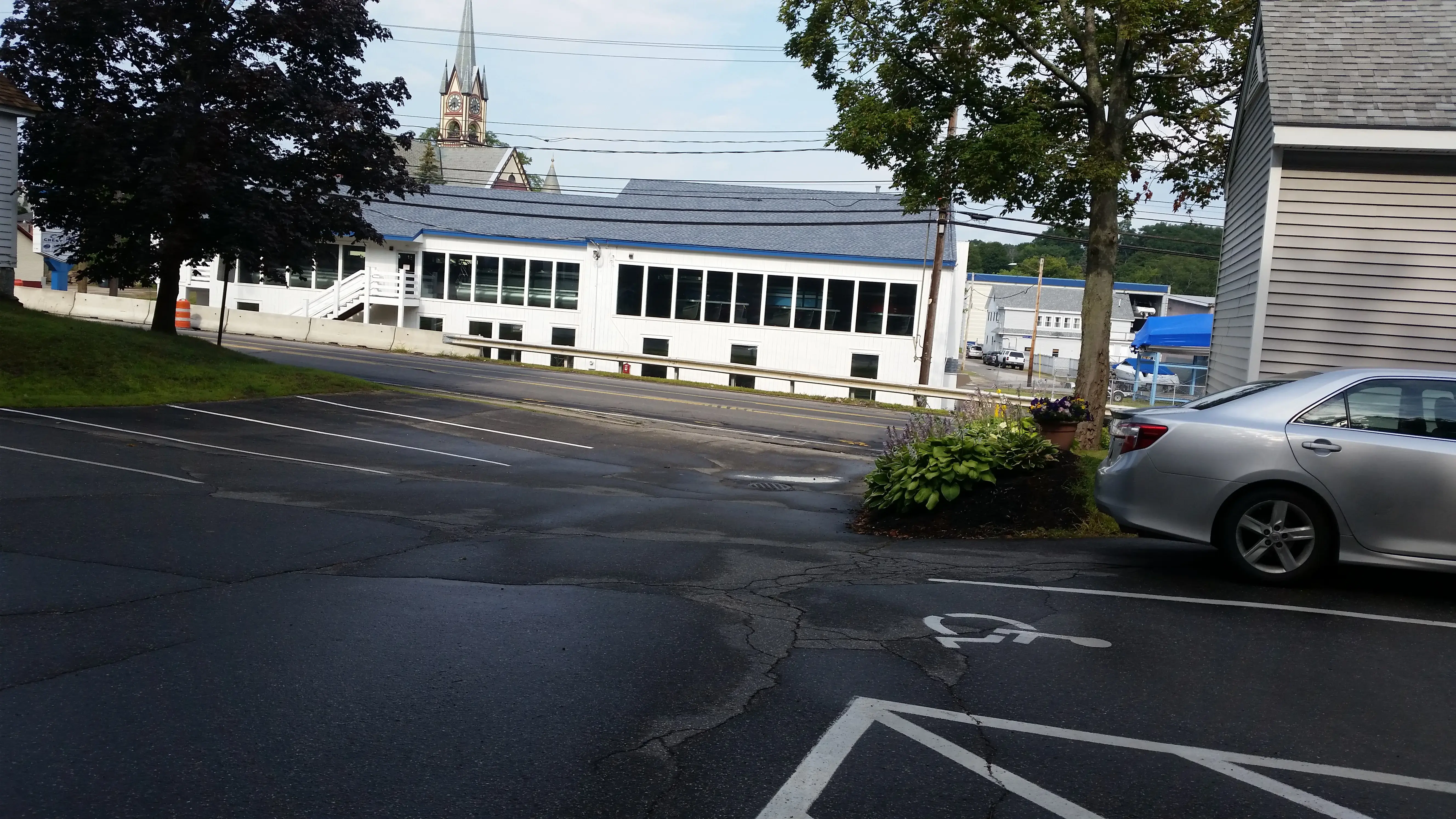 Robert's Laundromat - Image 5