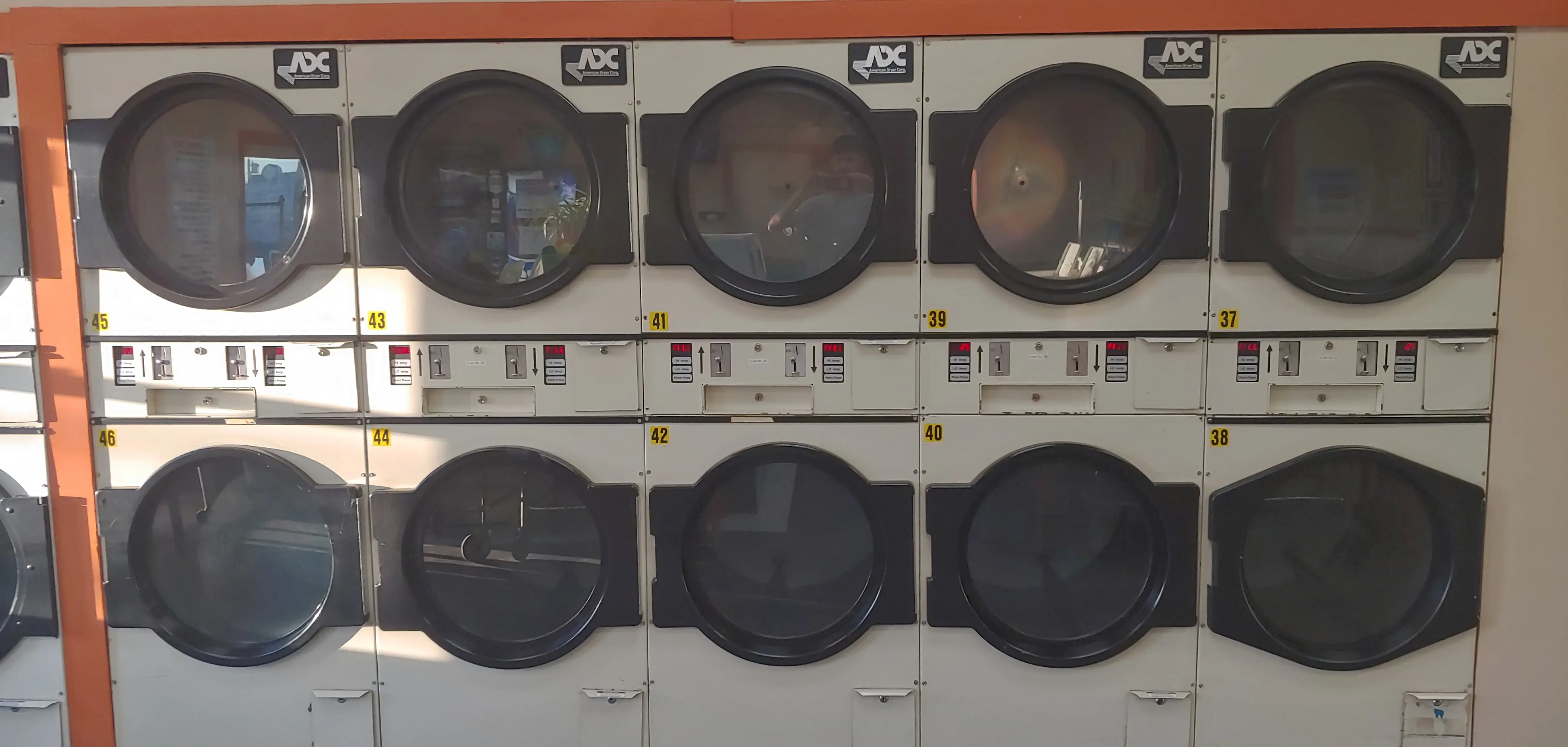 Robert's Laundromat thumbnail 8