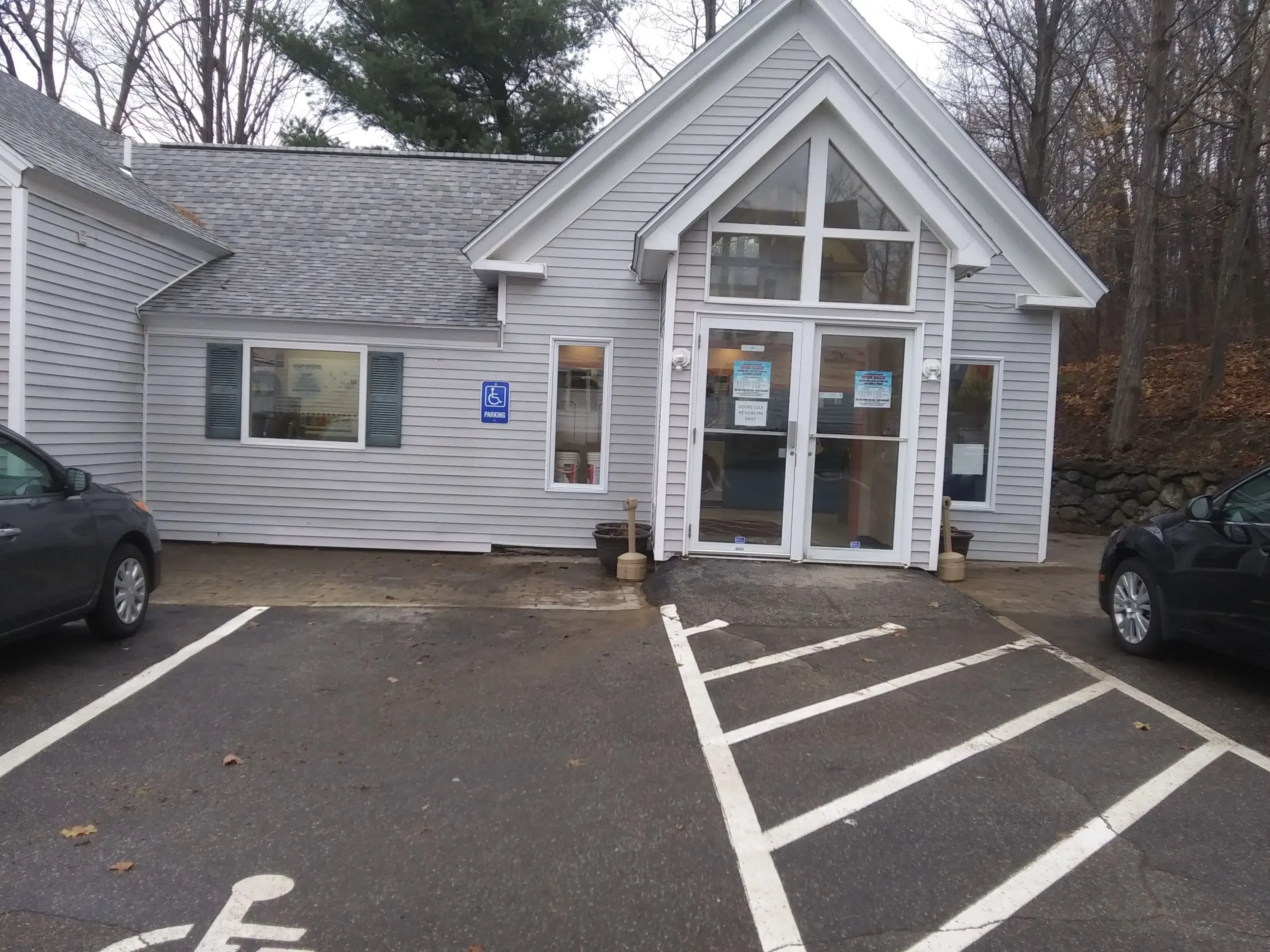 Robert's Laundromat - Image 3