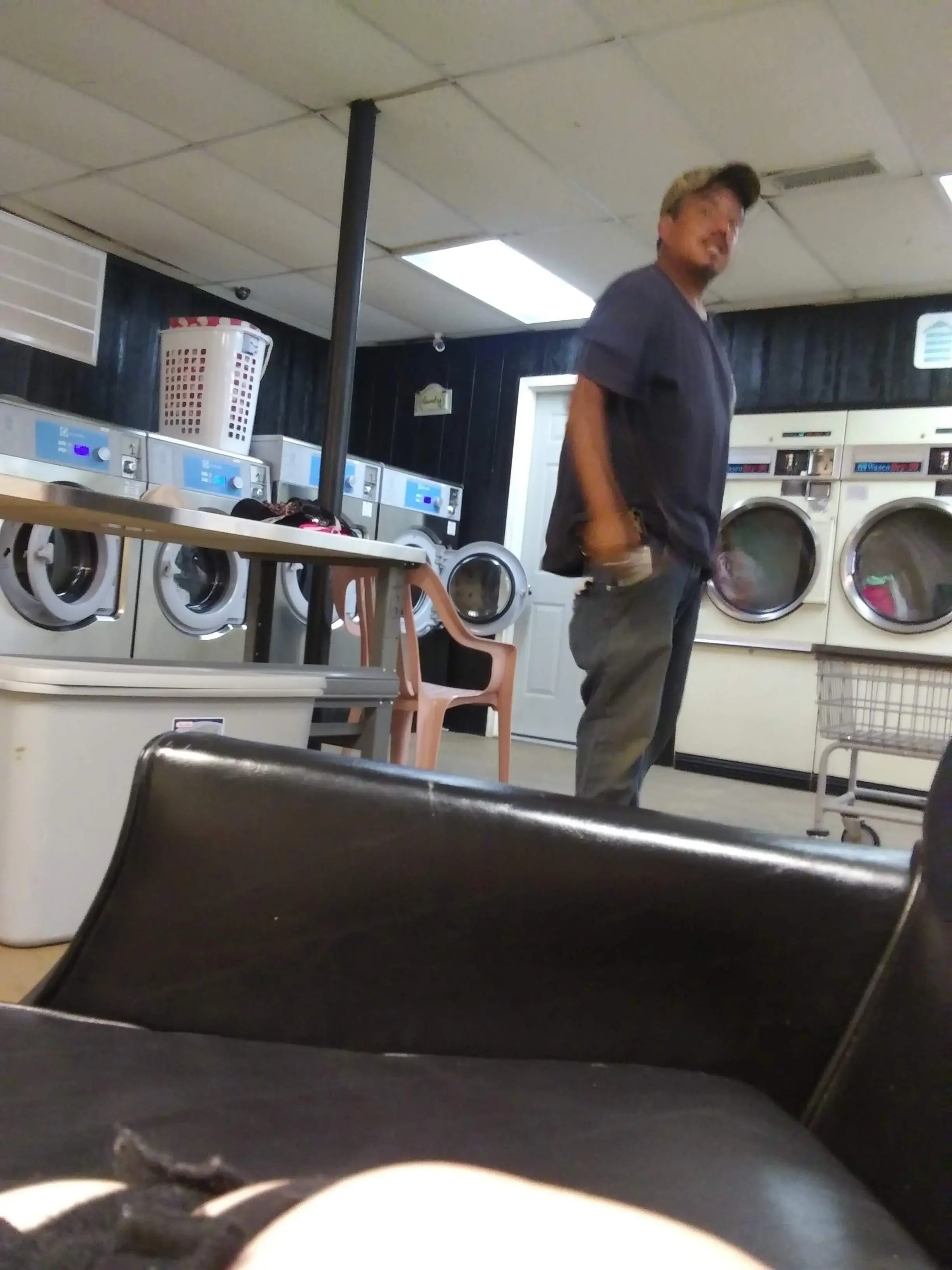 Robin's Laundry thumbnail 9