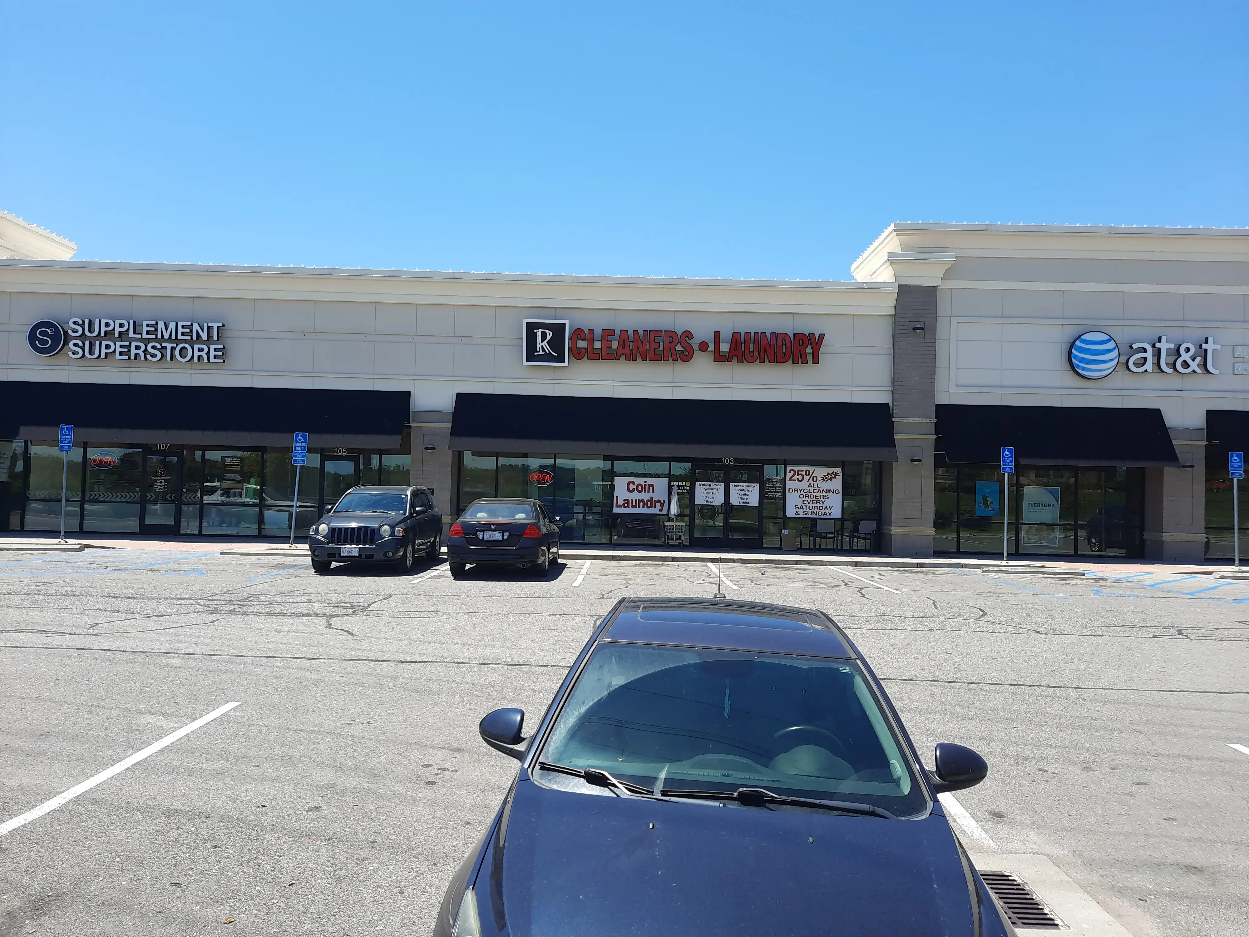 Robinson's College Laundromat - Image 9