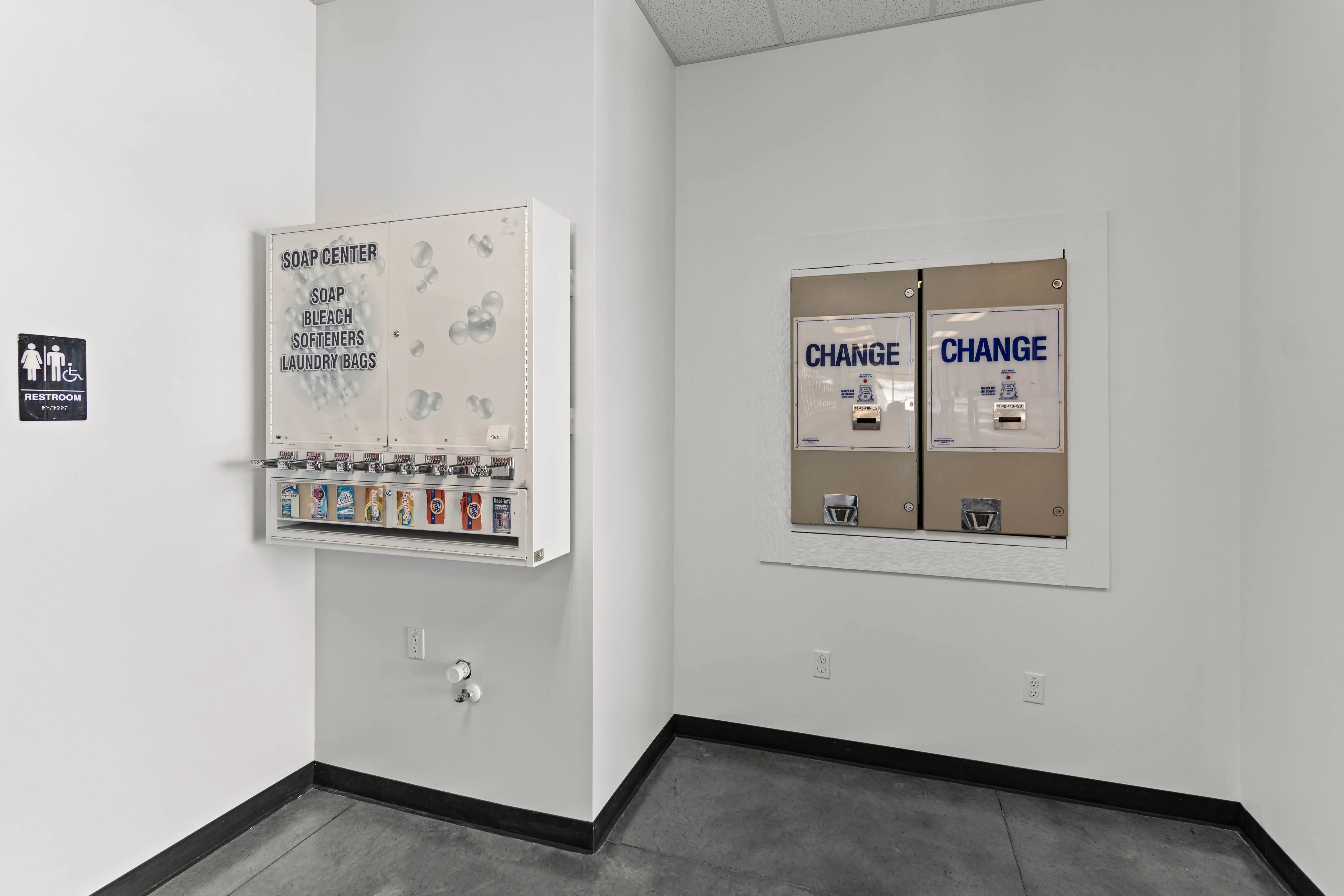 Robinson's College Laundromat - Image 4