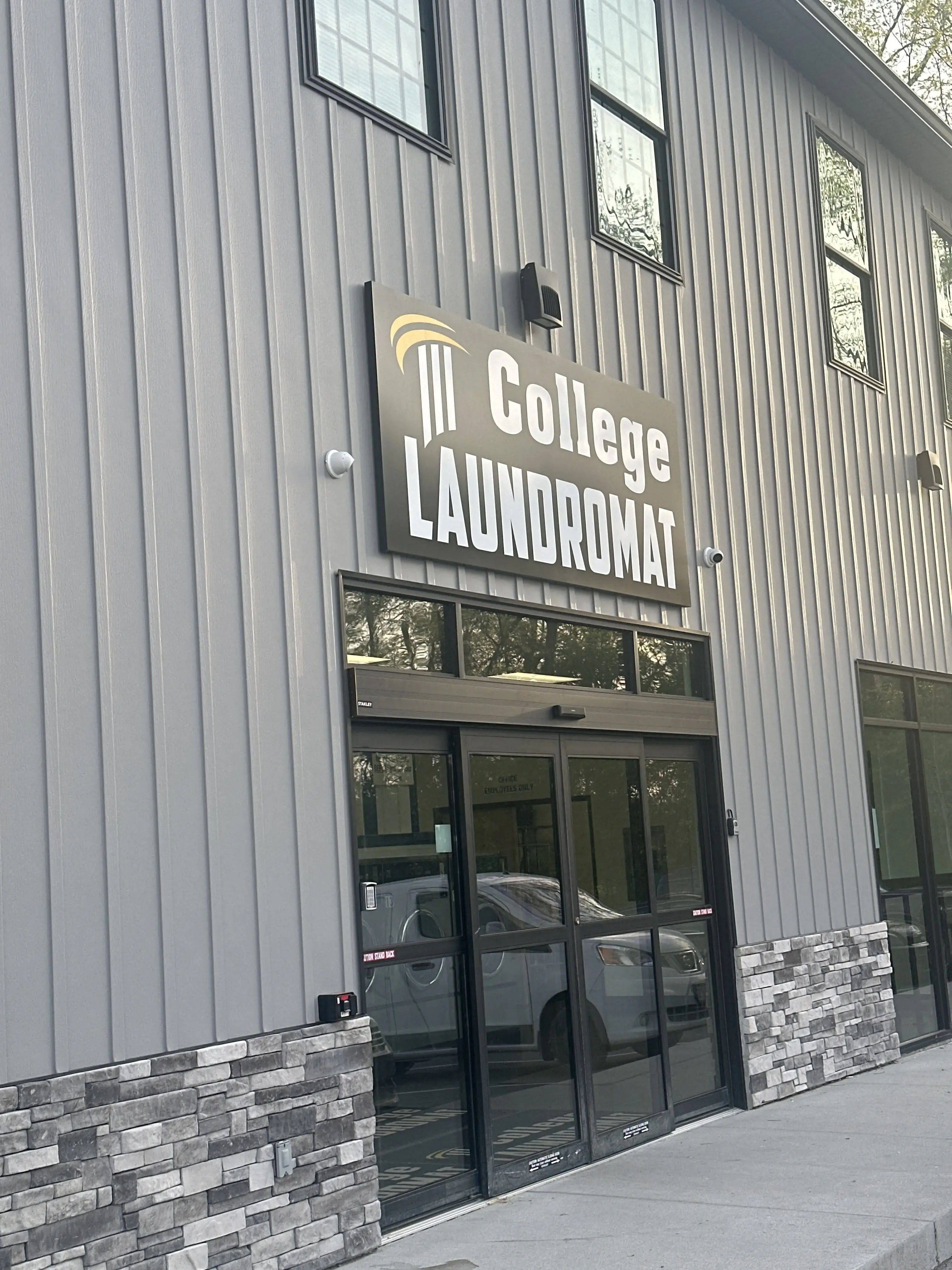Robinson's College Laundromat - Image 8