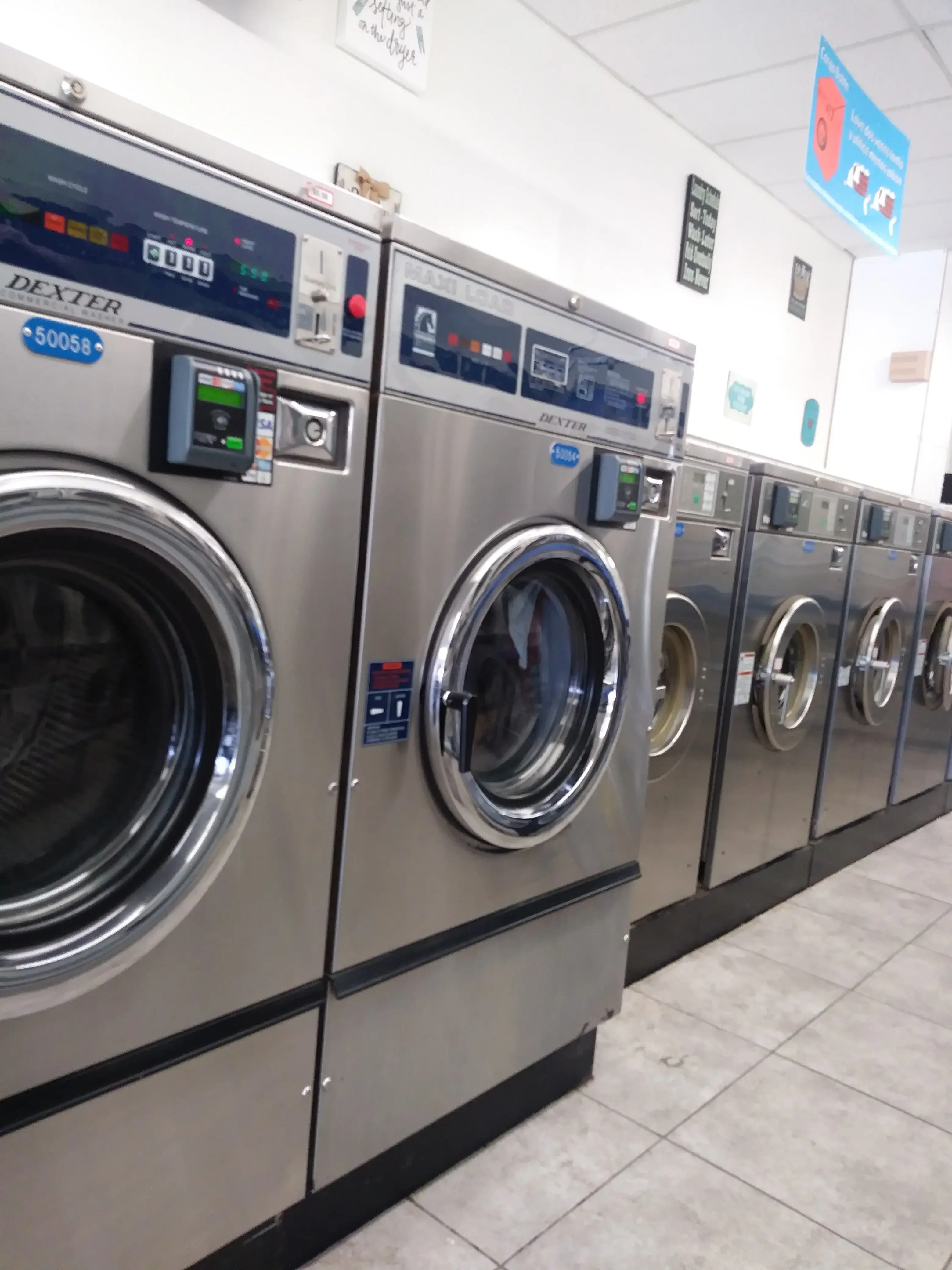 Robious Road Laundry Land Laundromat - Image 10