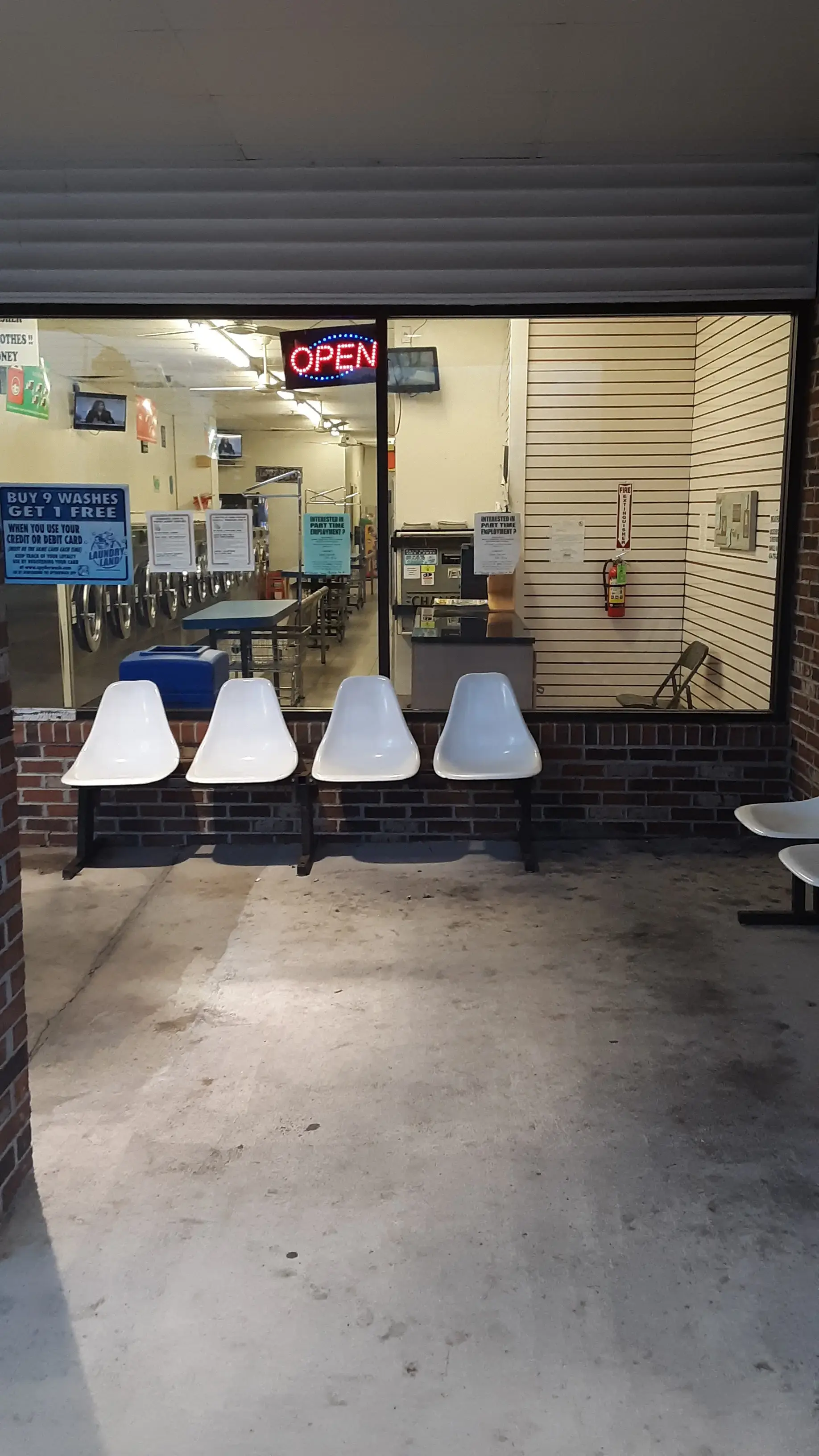 Robious Road Laundry Land Laundromat thumbnail 3