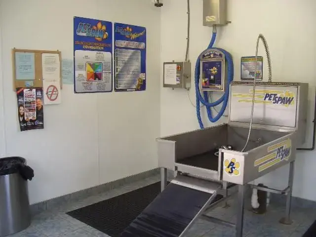 Robo Laundromat - Image 6