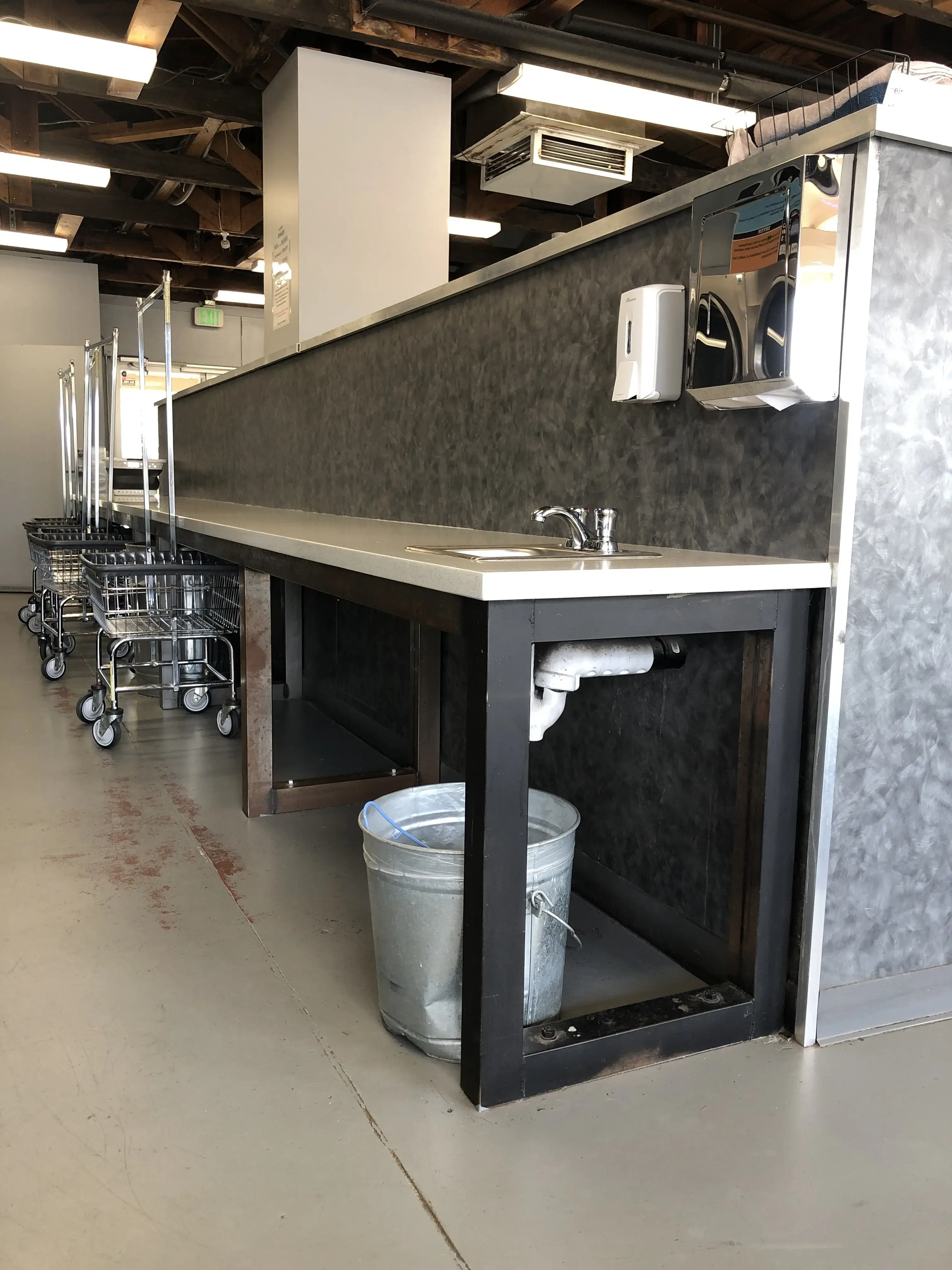 Rocklin Laundry thumbnail 9