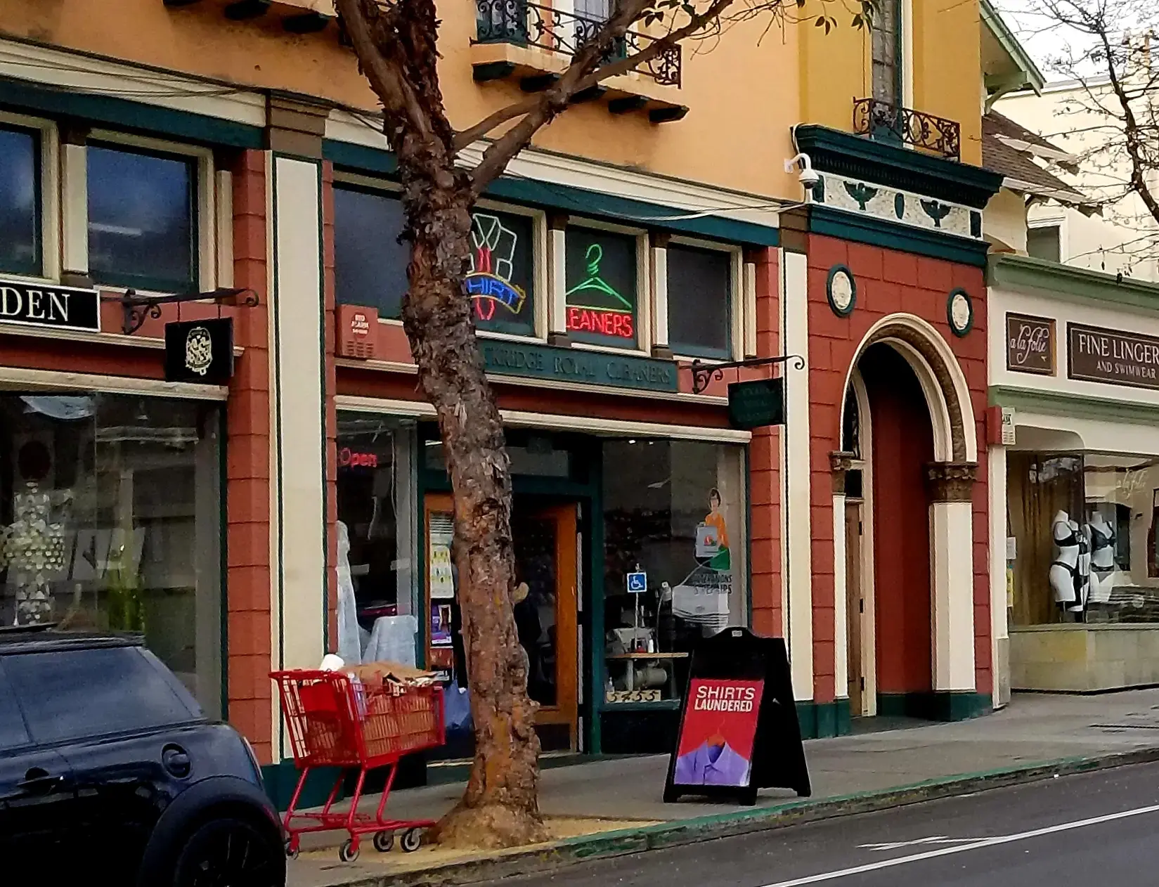 Rockridge Royal Cleaners - Image 15