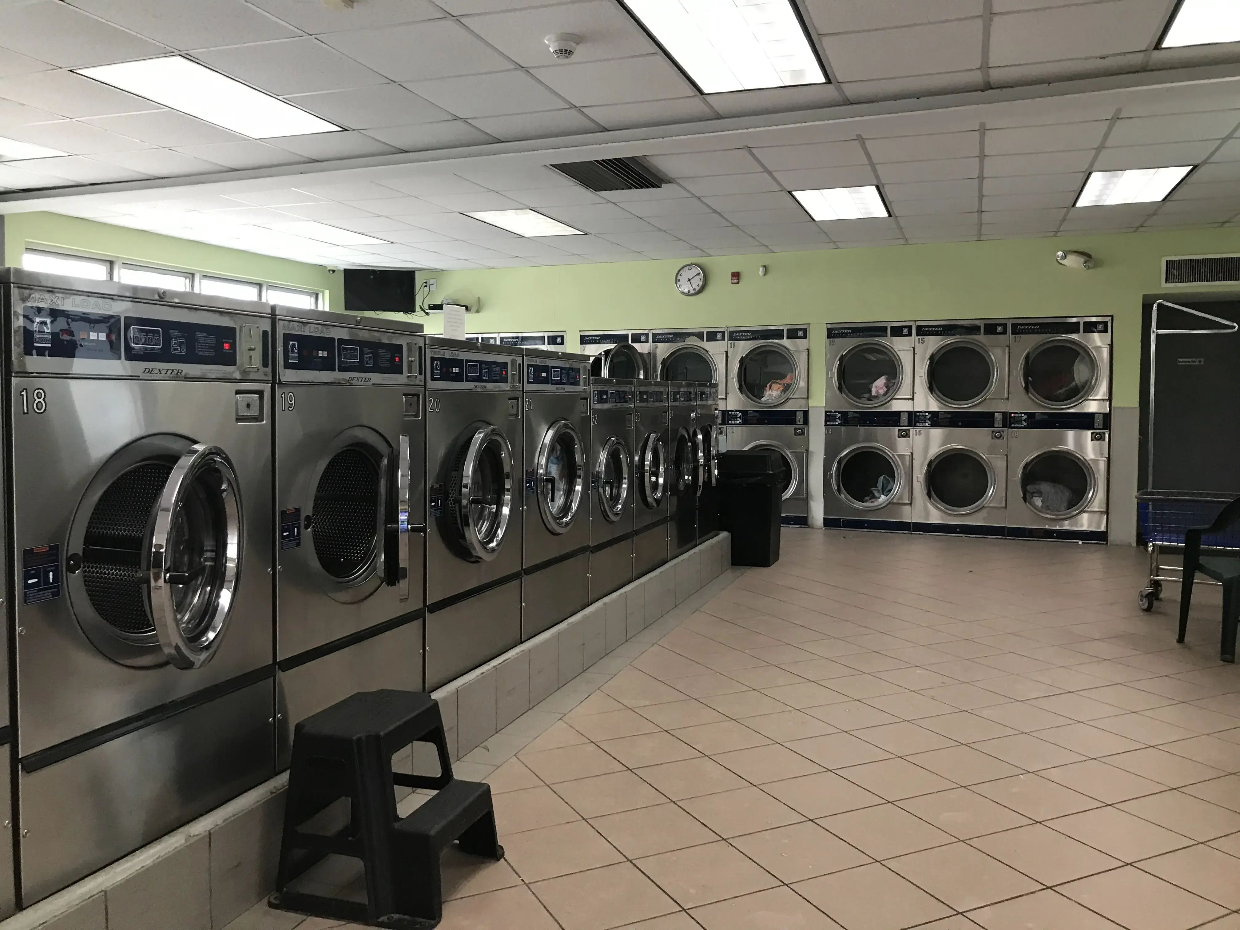 Rocky Point Laundromat - Image 20