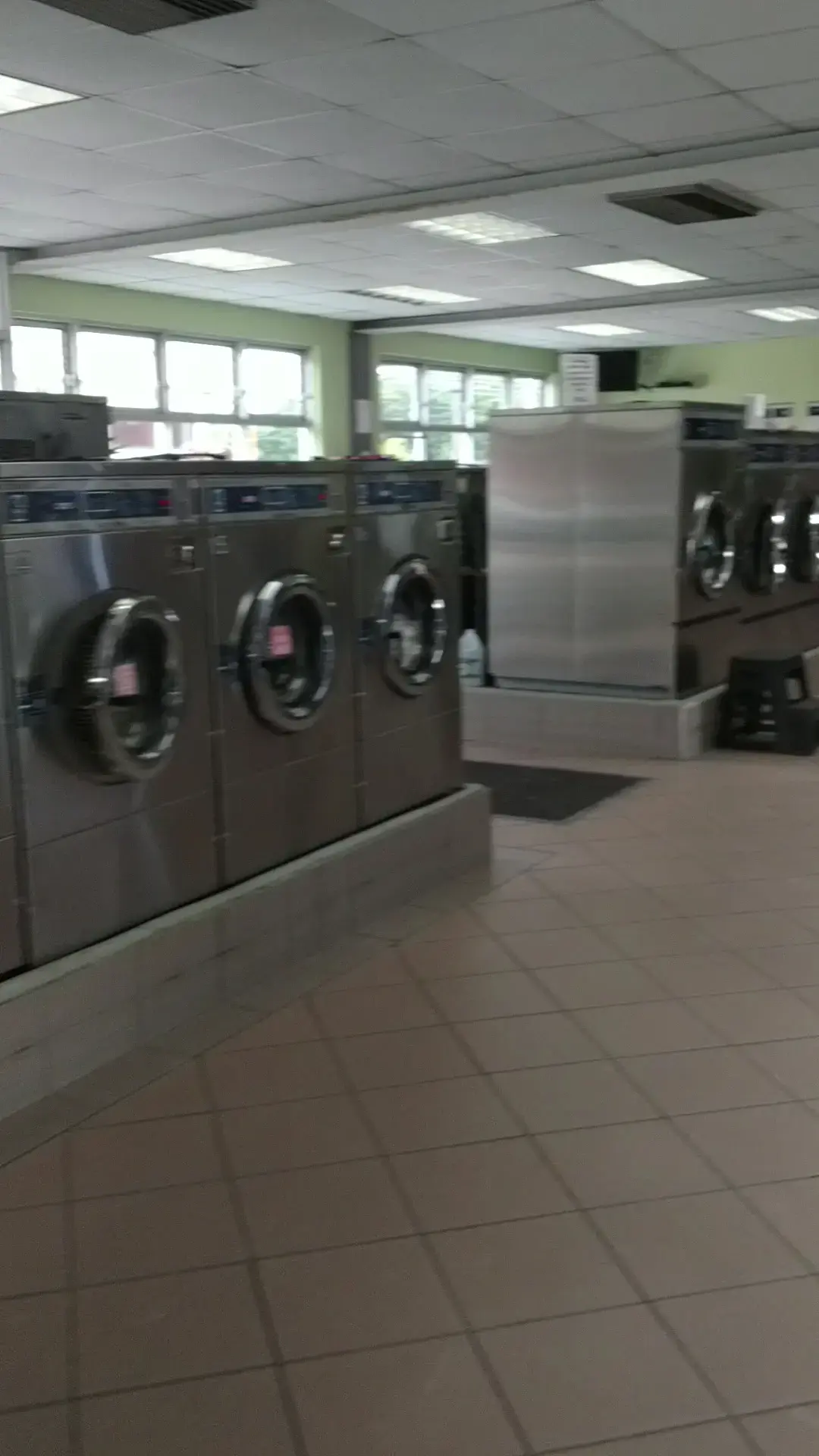 Rocky Point Laundromat - Image 19