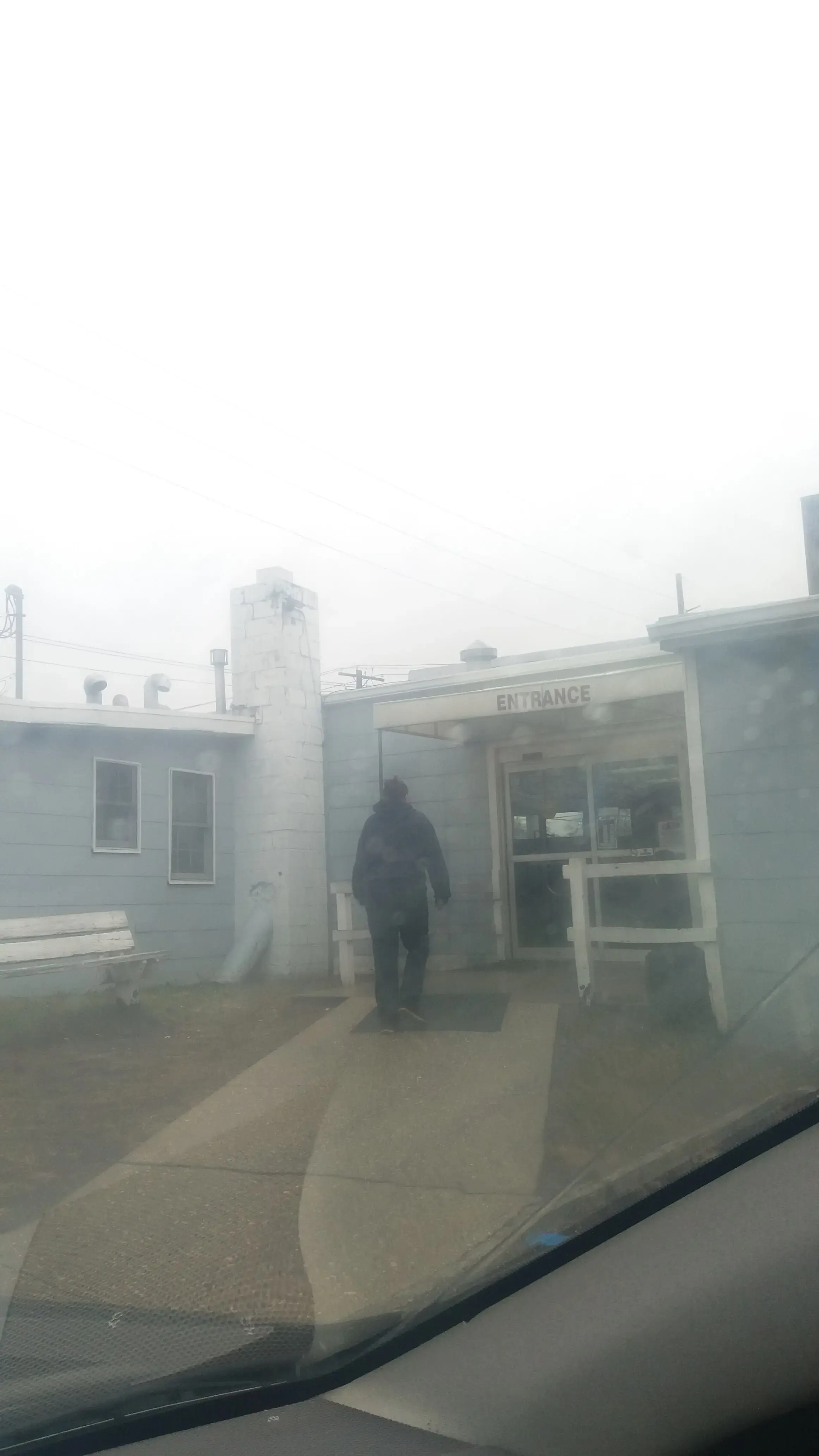 Rocky Point Laundromat - Image 12