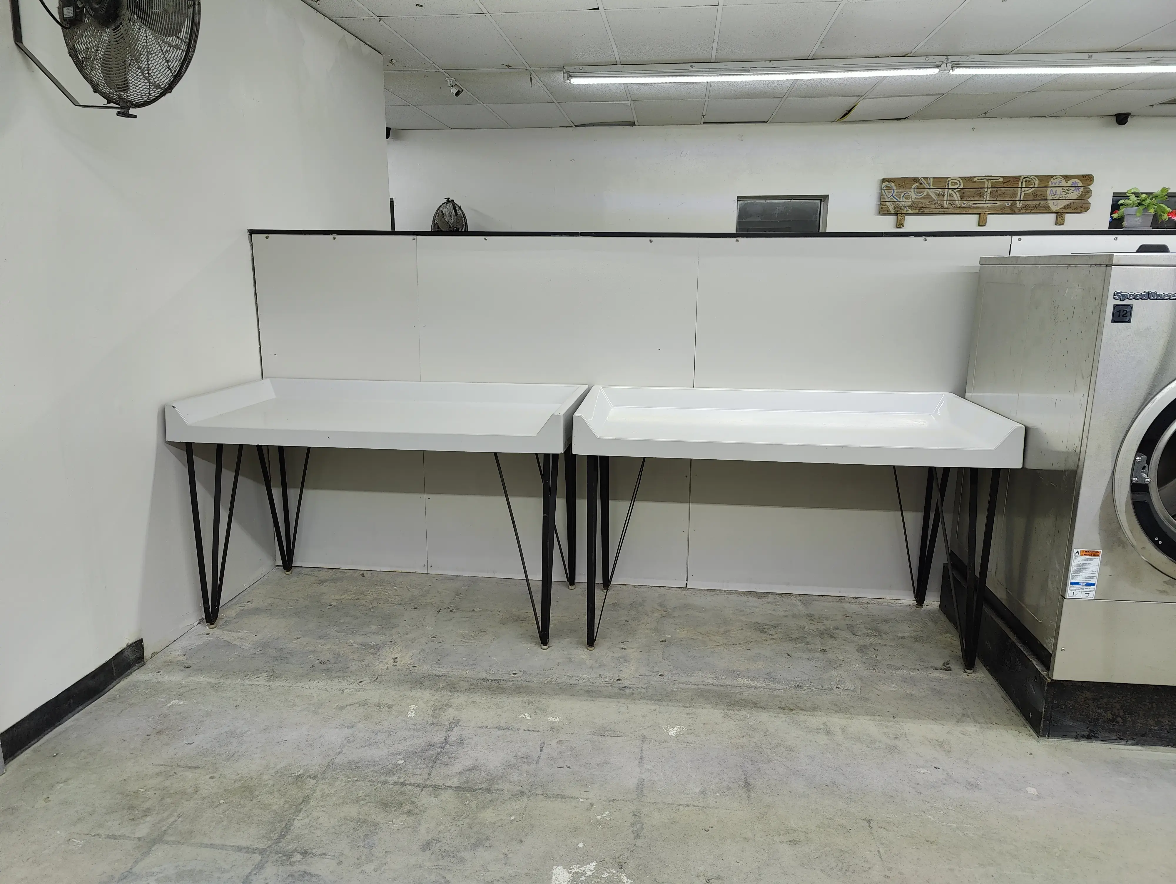 Rocky's Laundromat - Image 4