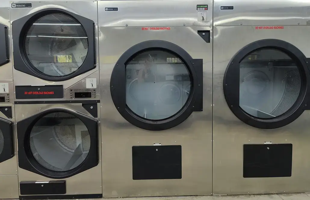 Rocky's Laundromat - Image 17