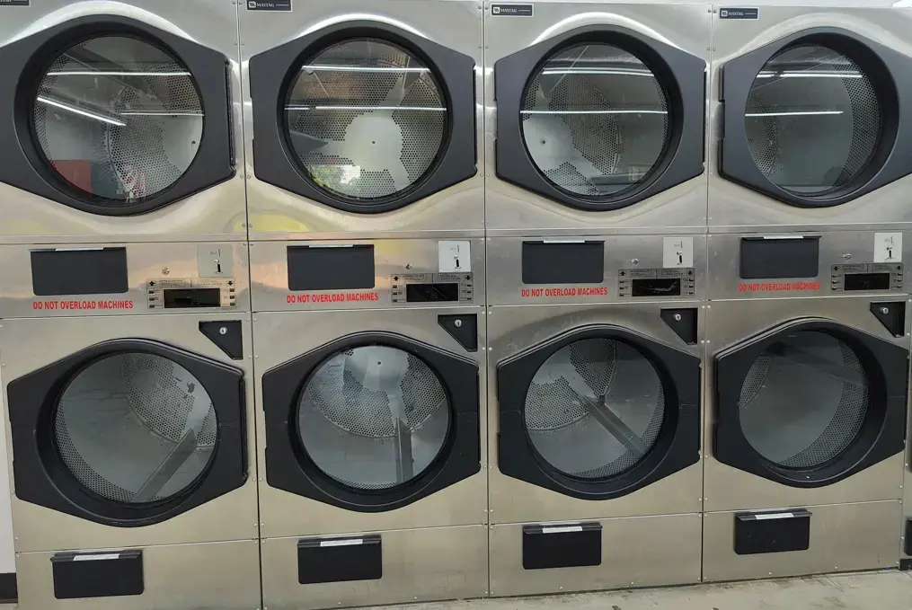 Rocky's Laundromat - Image 14