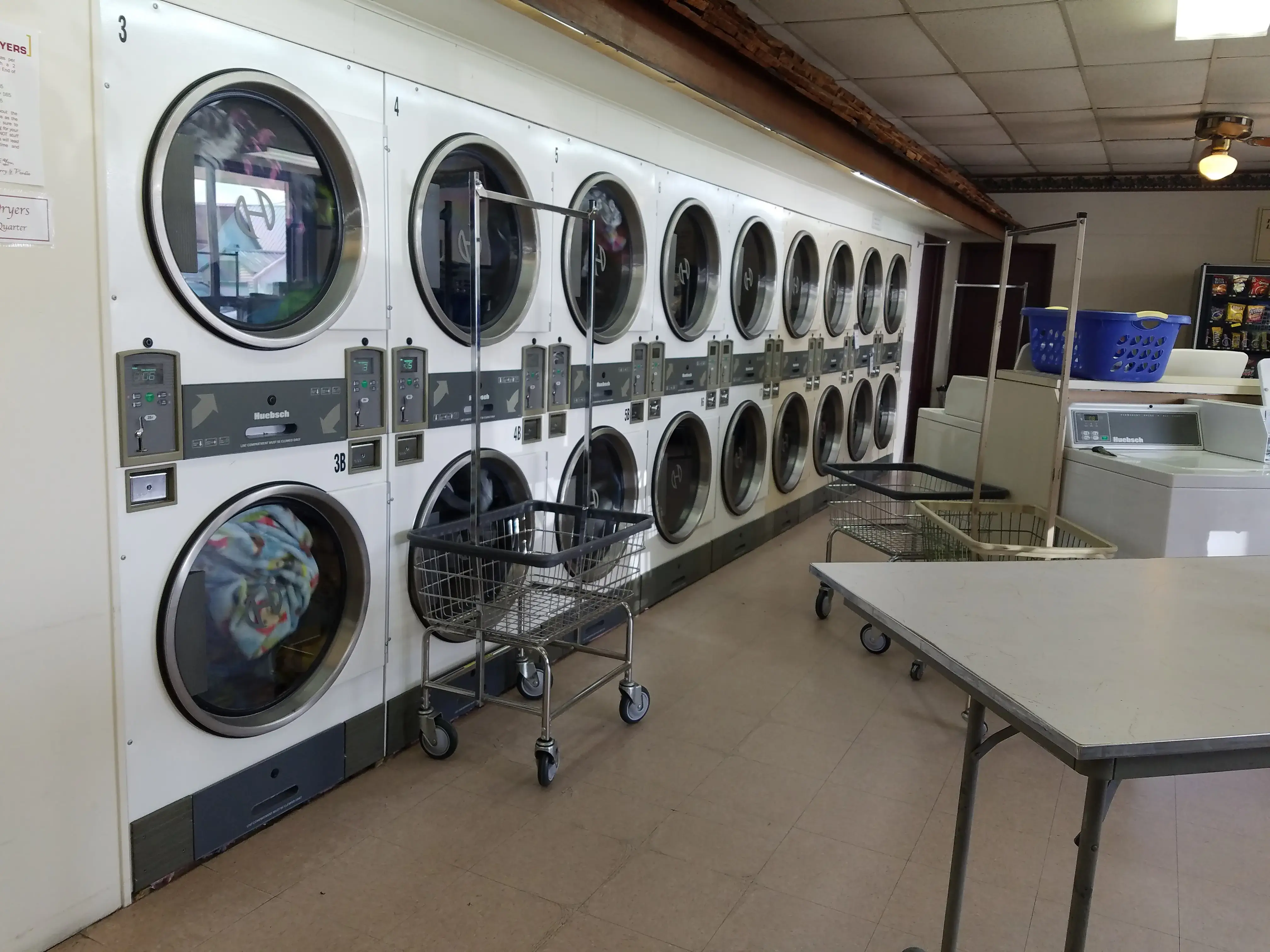 Rodney Lane Laundromat - Image 16