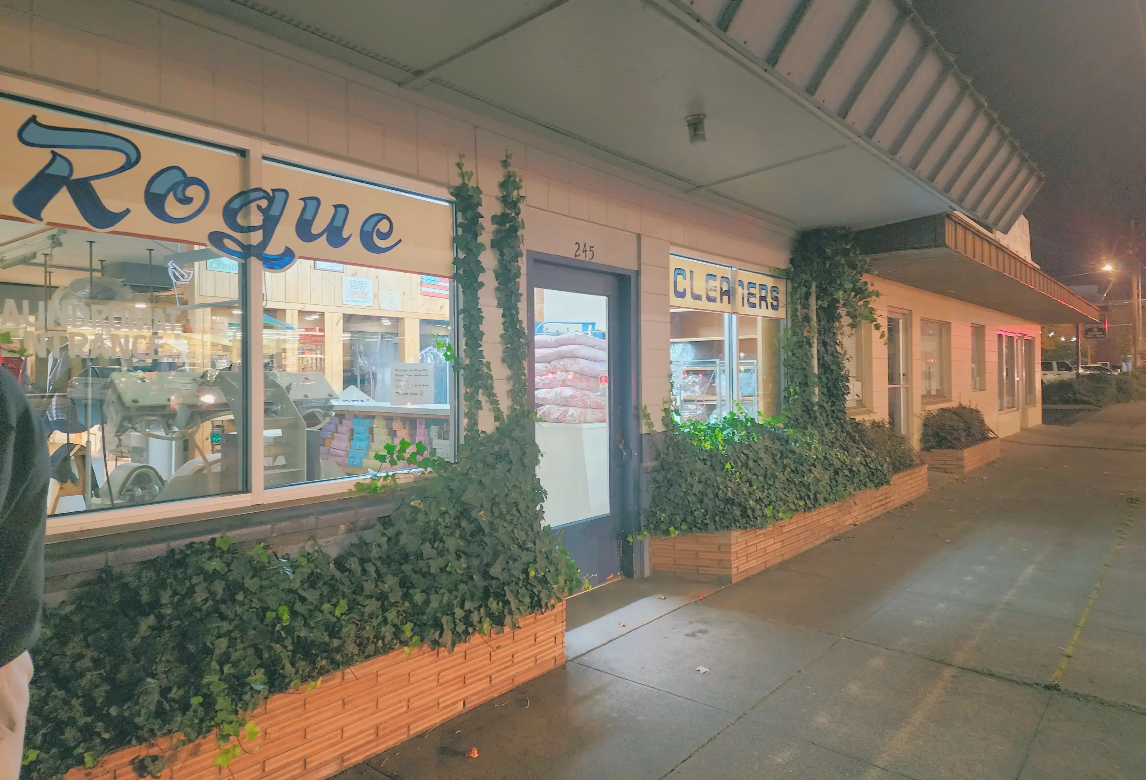 Rogue Cleaners & Laundromat - Image 14