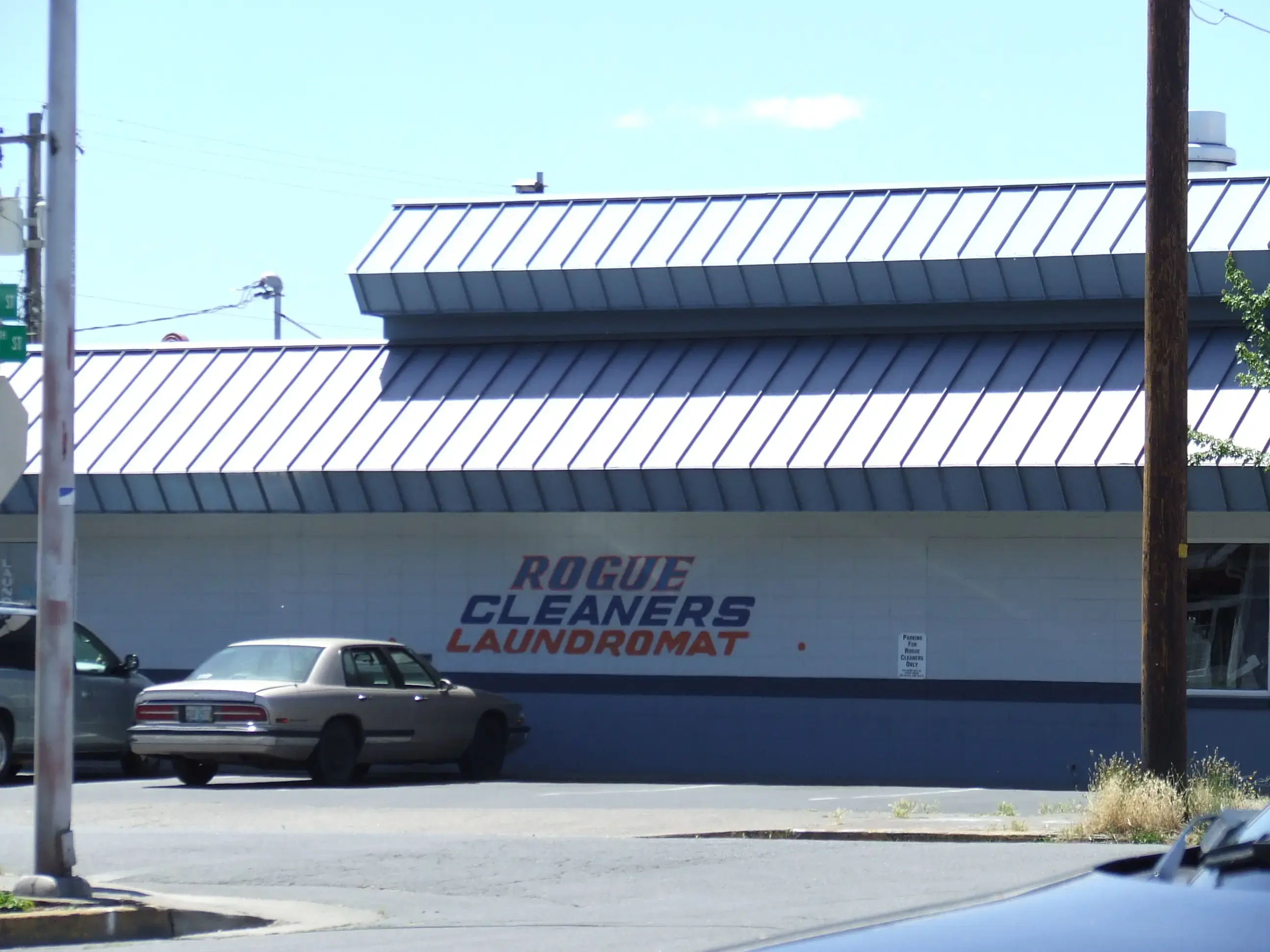 Rogue Cleaners & Laundromat thumbnail 18