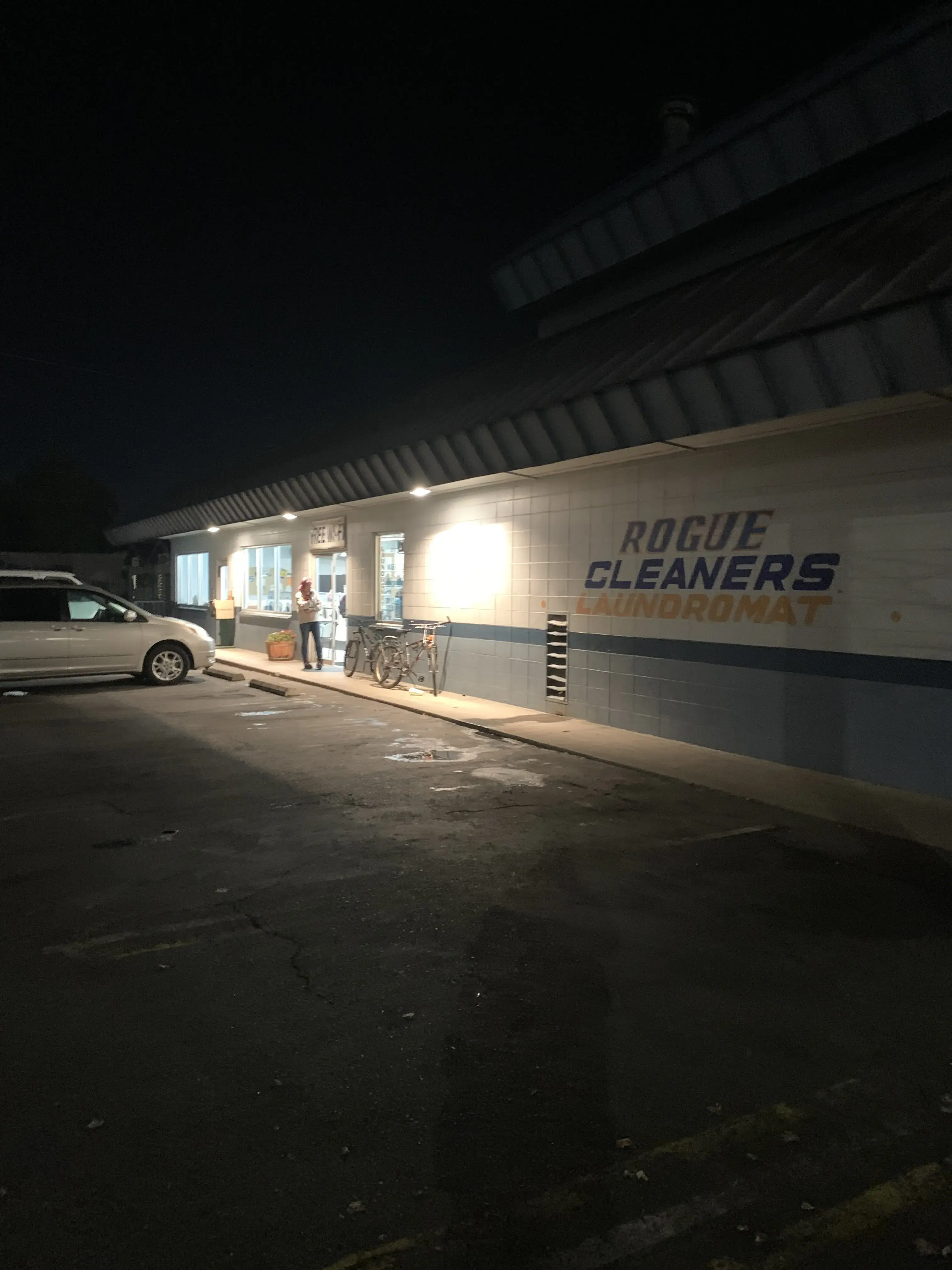 Rogue Cleaners & Laundromat - Image 11