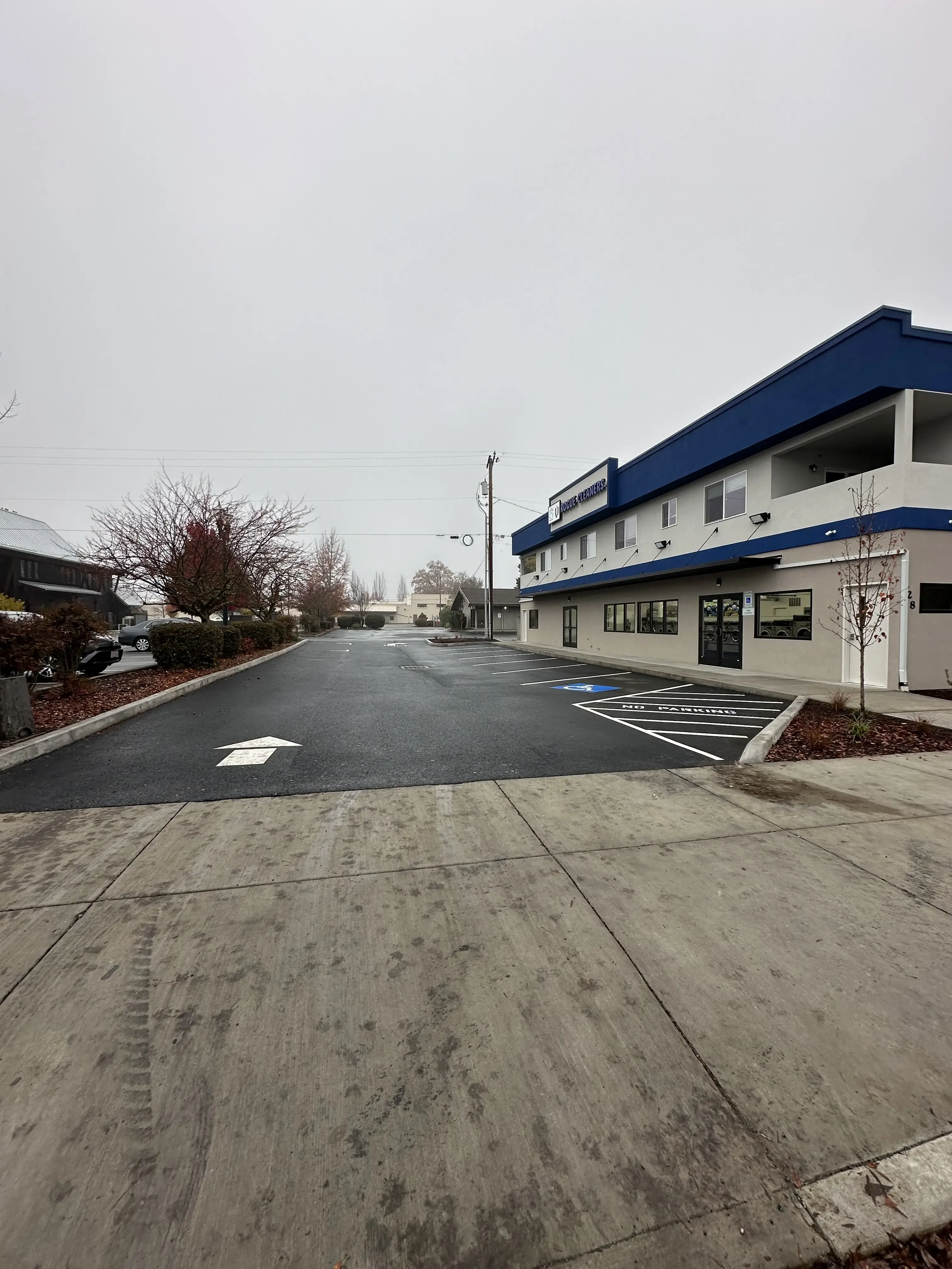 Rogue Cleaners & Laundromat - Image 8