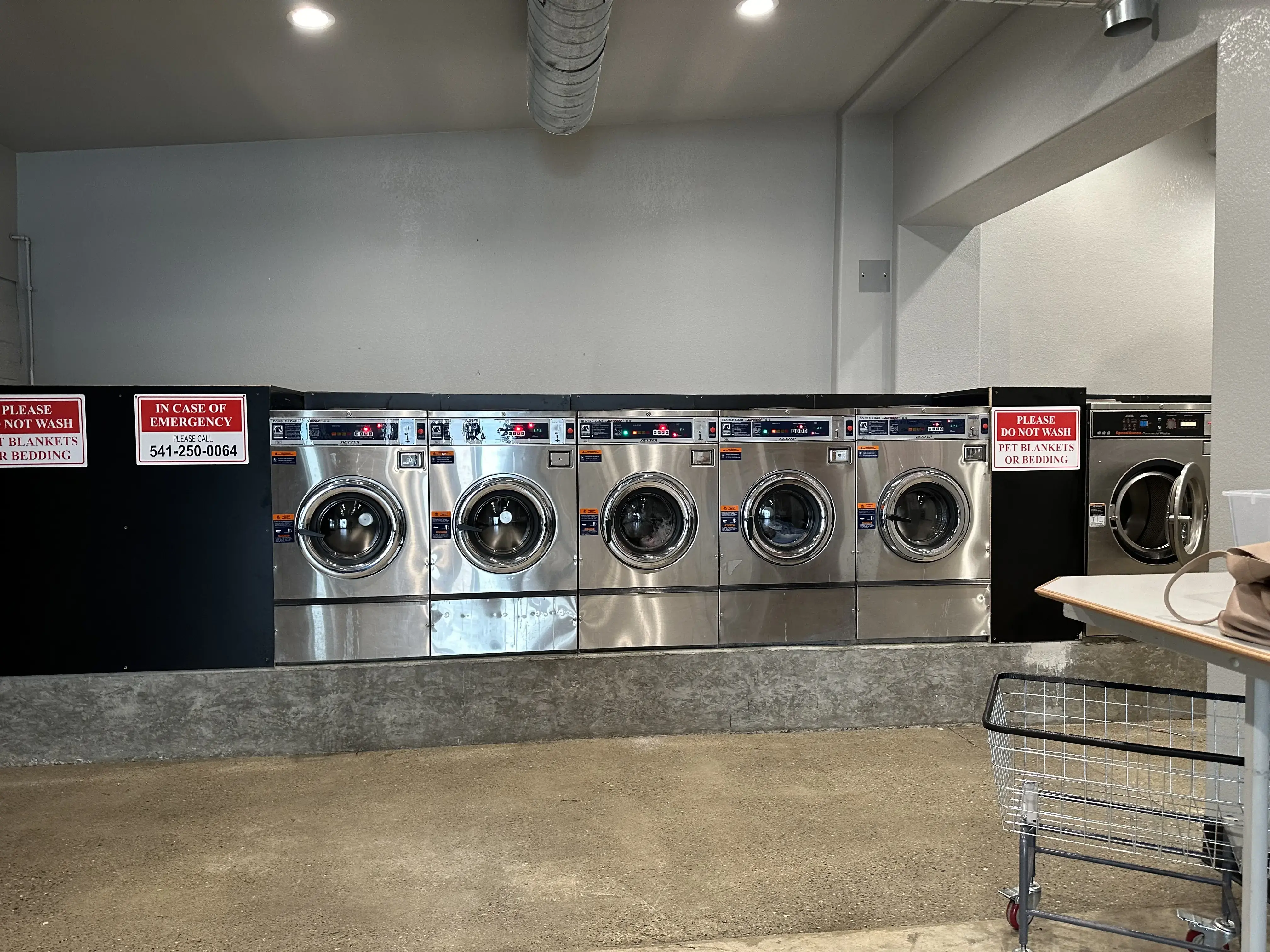 Rogue River Laundry llc thumbnail 7