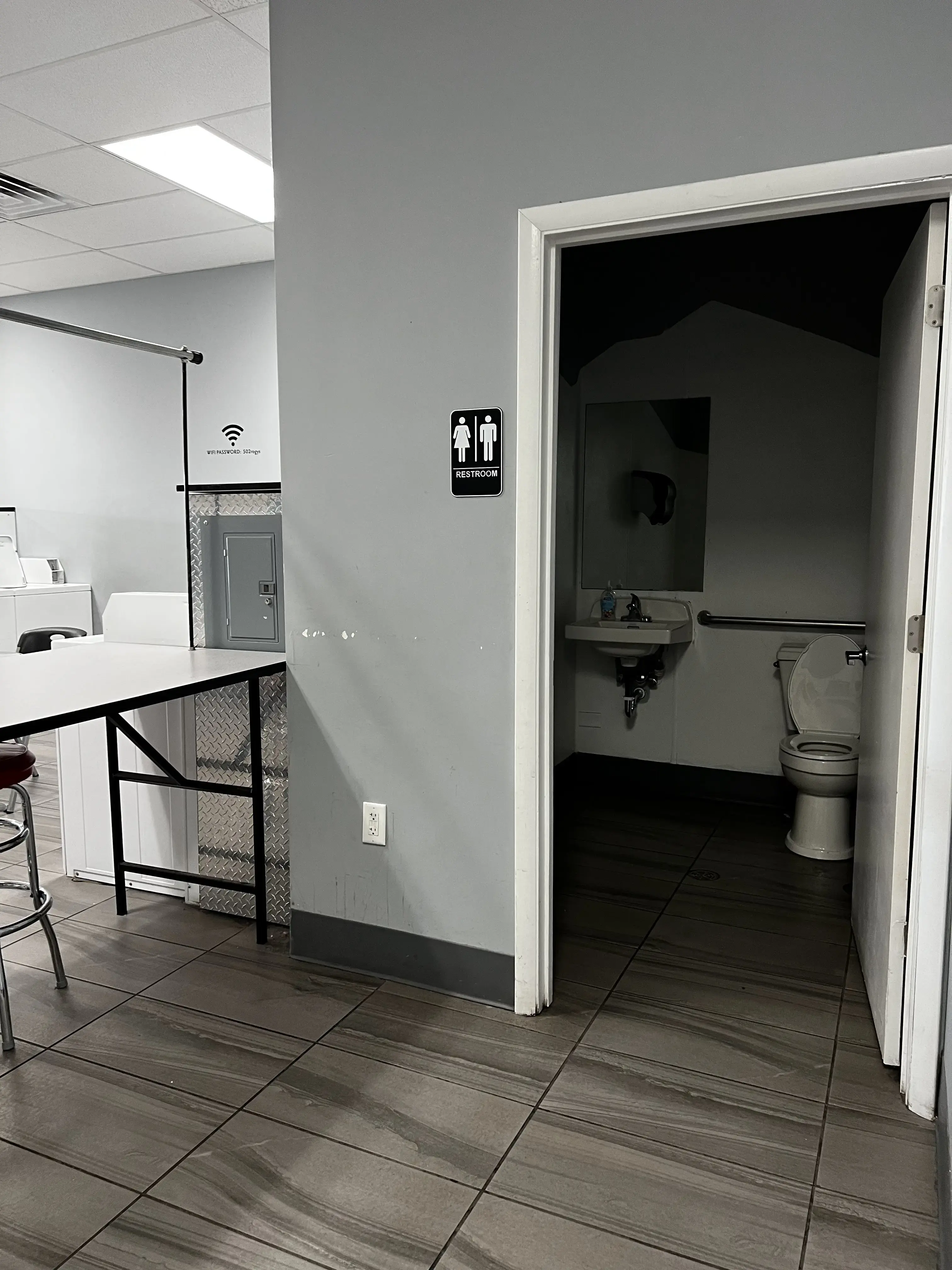 Rogy's Laundry & Dry Cleaning, LLC - Image 8