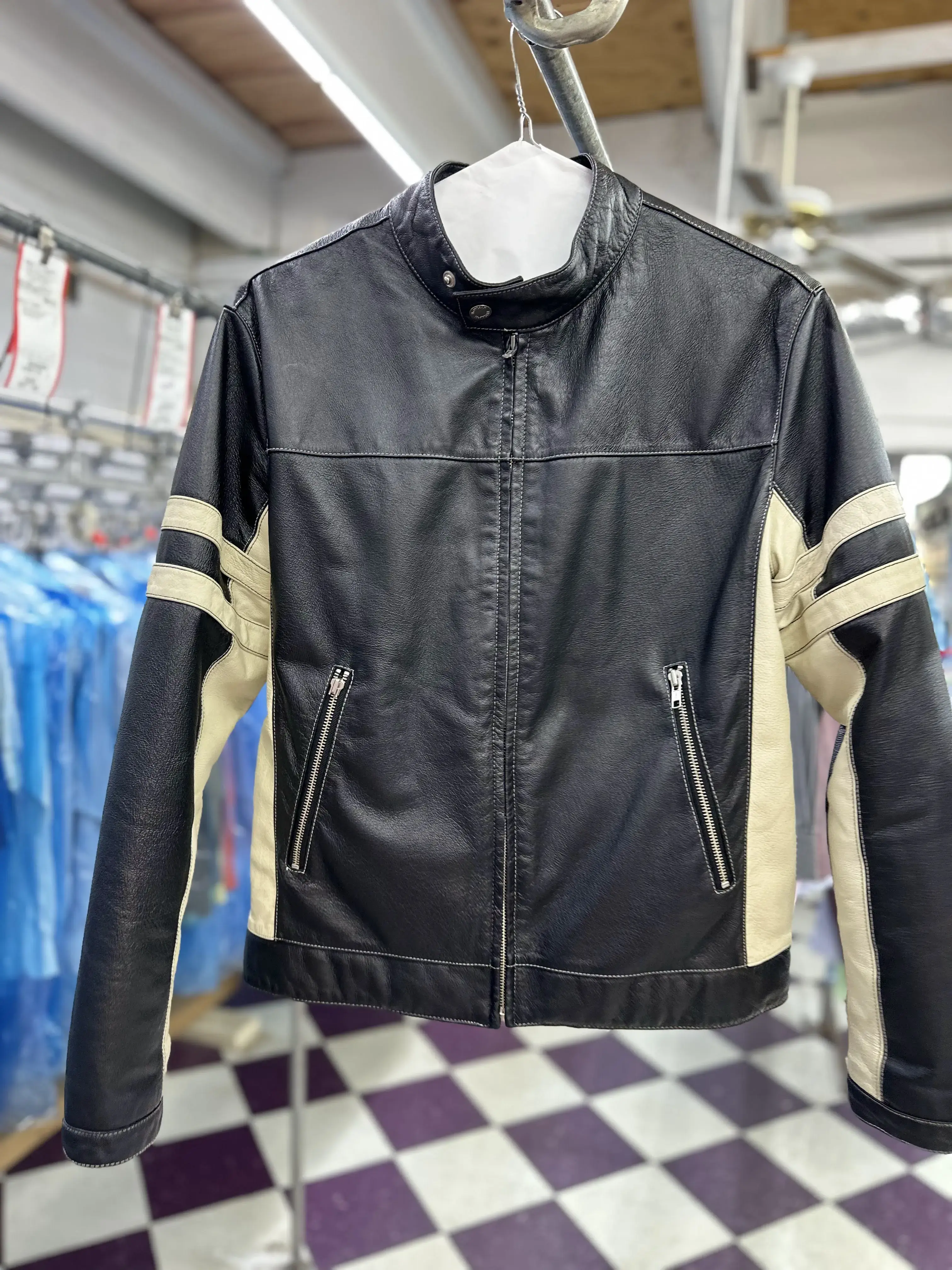 Romie's Cleaners - Image 12