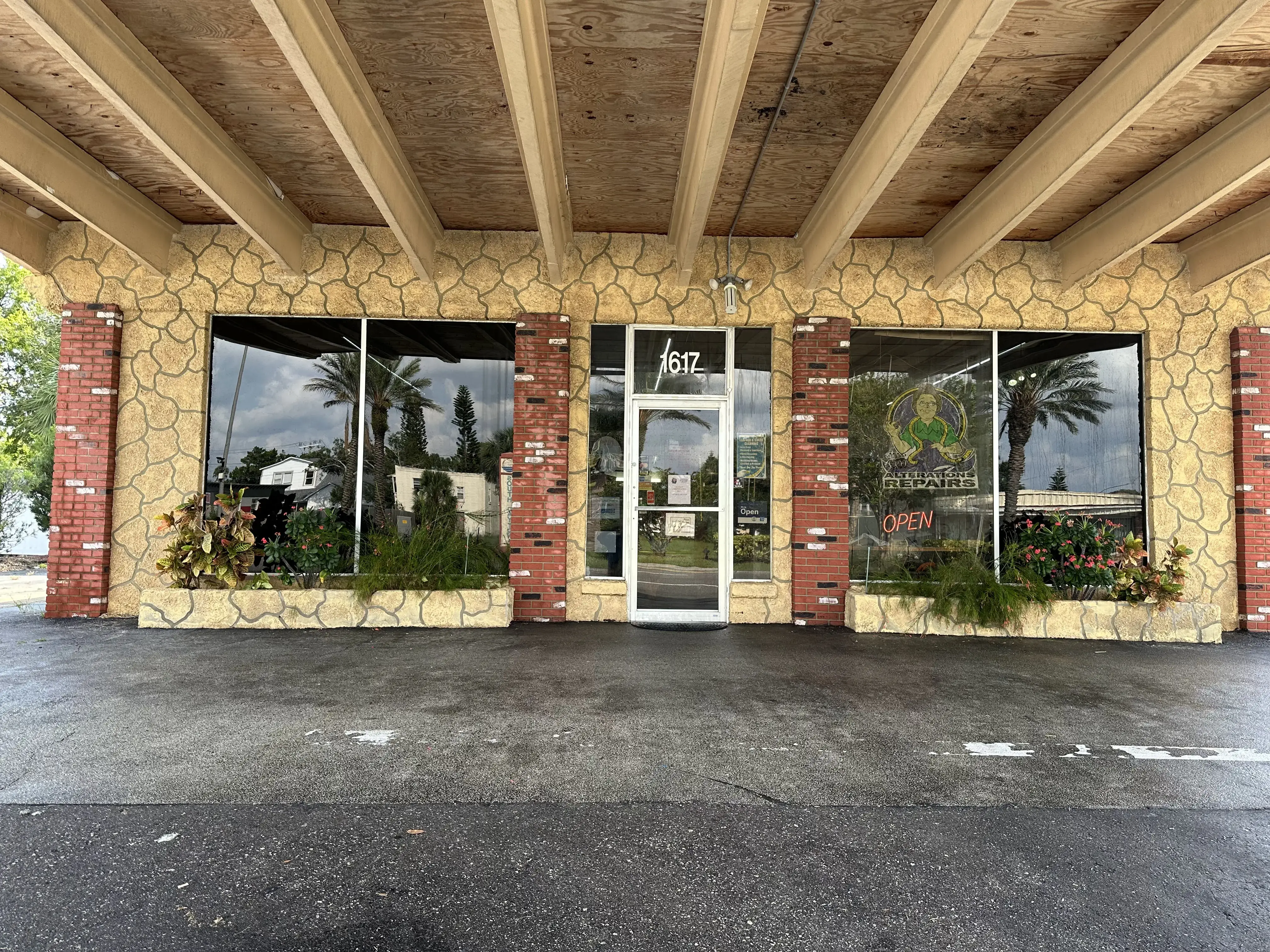 Romie's Cleaners - Image 10