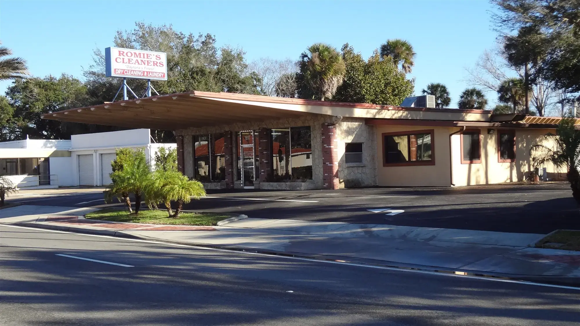 Romie's Cleaners - Image 1