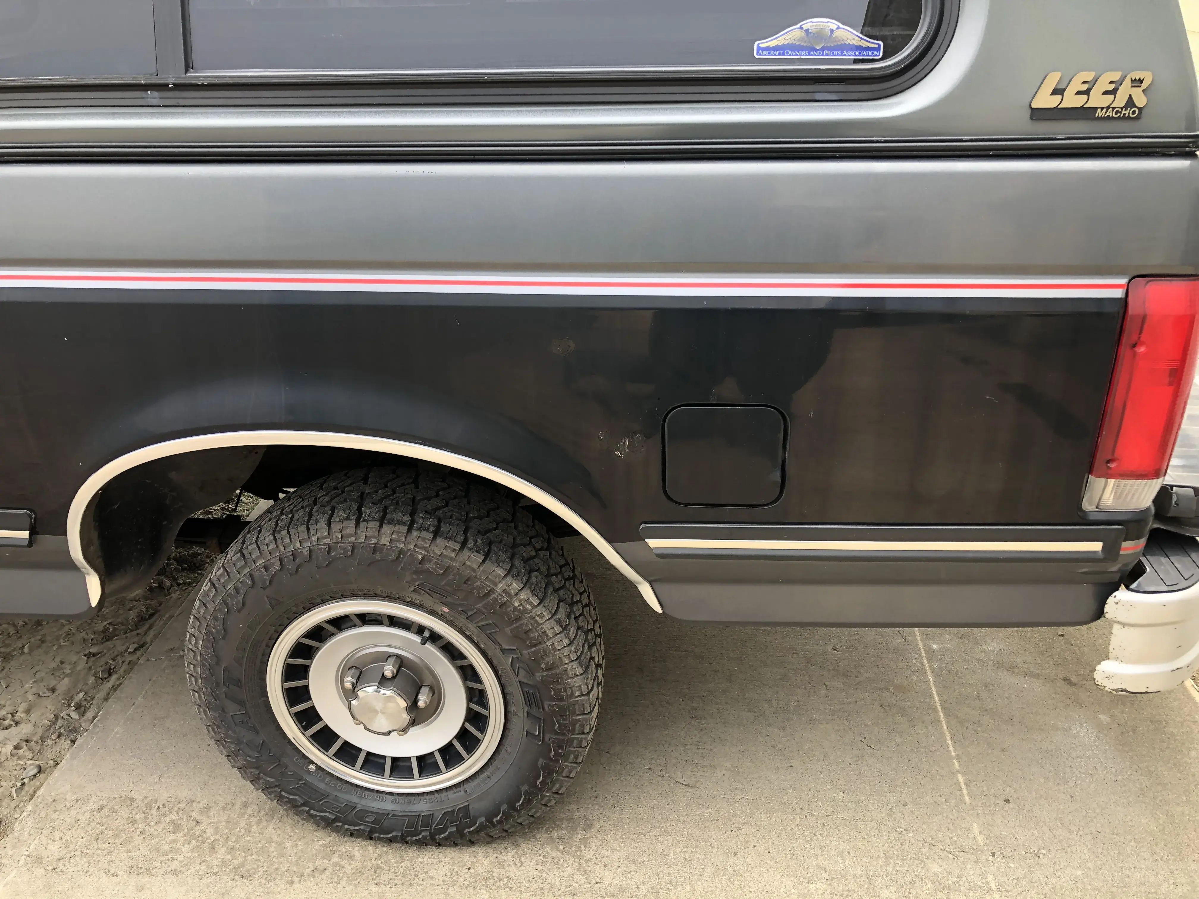 Ronald A. MaKenzie Car Wash & Laundromat - Image 2