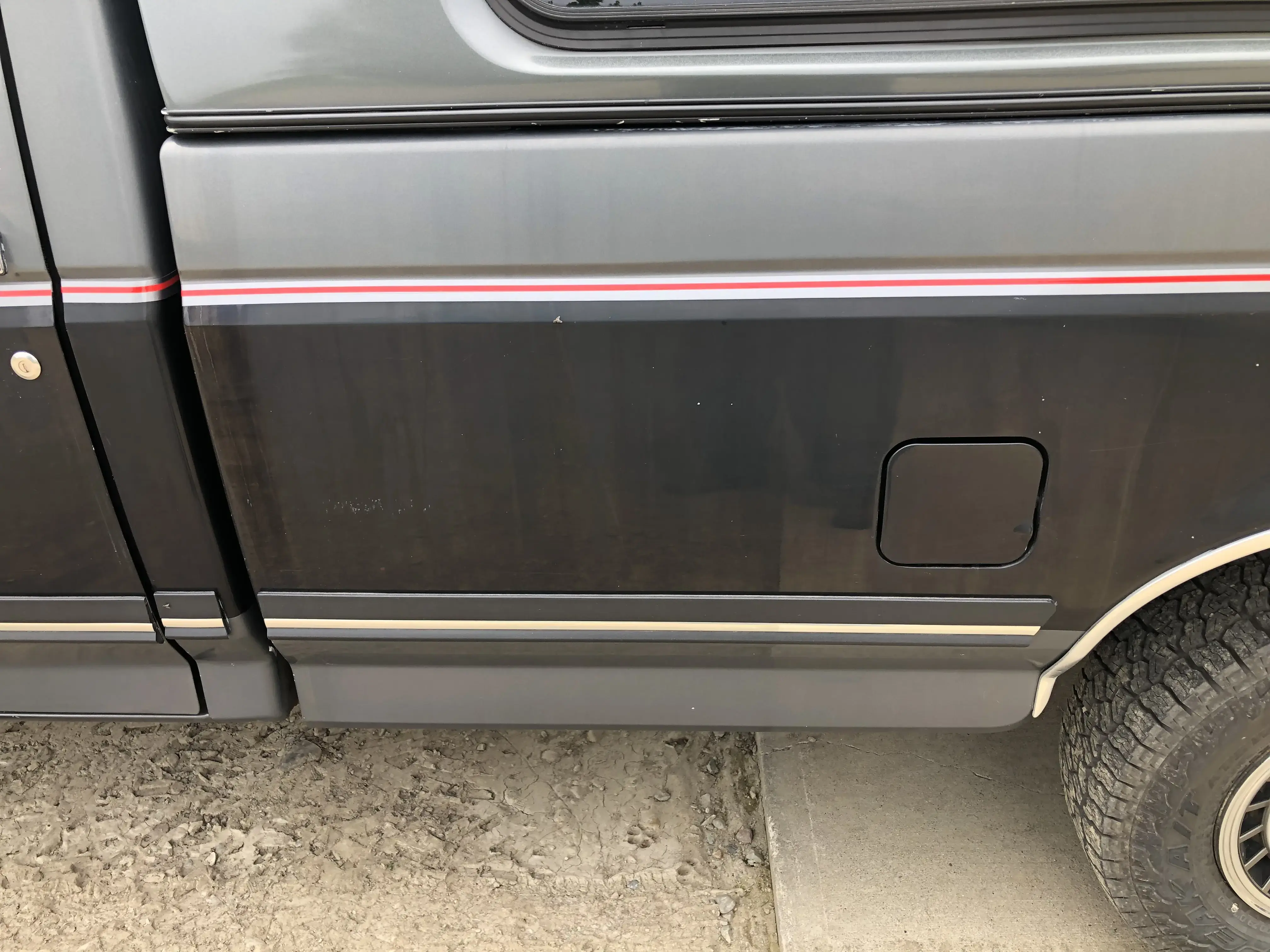 Ronald A. MaKenzie Car Wash & Laundromat thumbnail 6