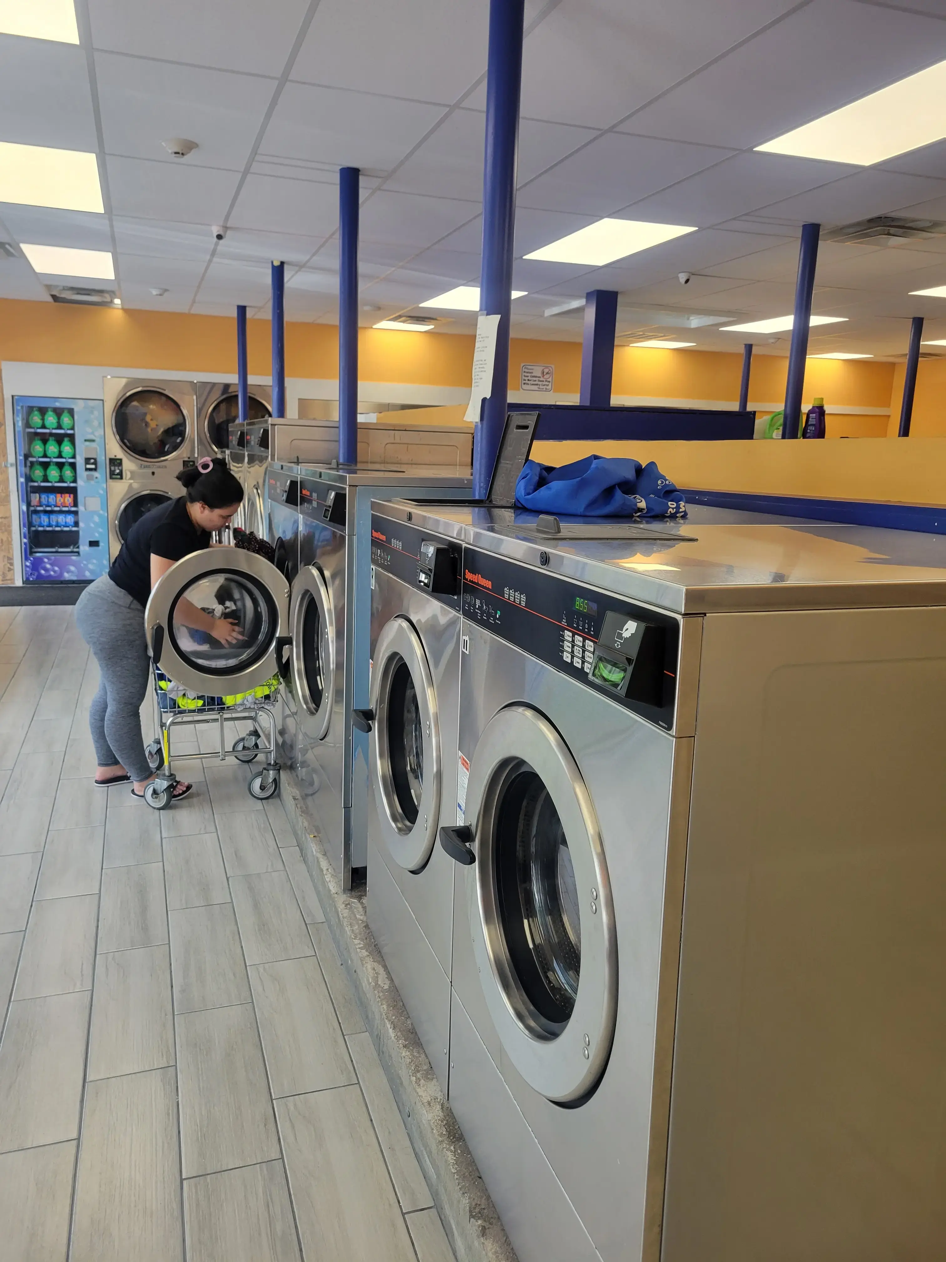 Ropa Laundry thumbnail 2