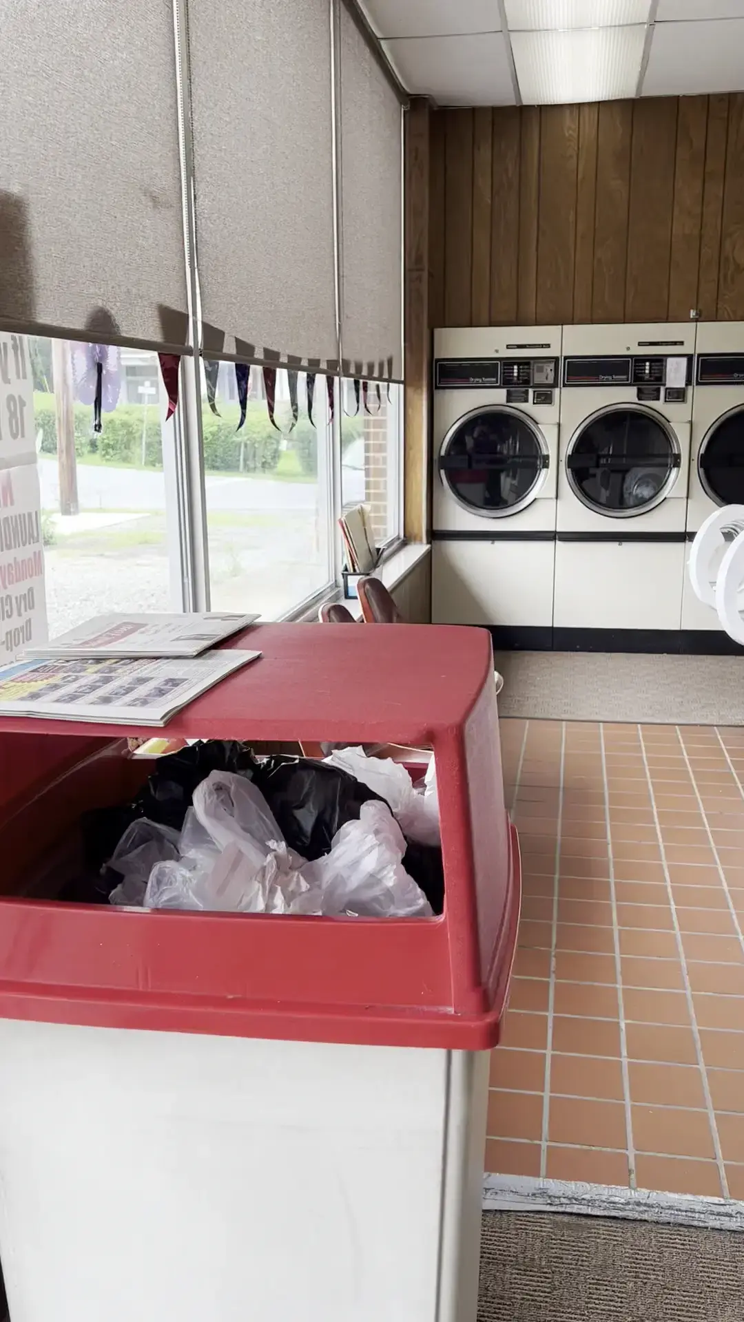 Rose Dry Cleaners & Laundromat thumbnail 12