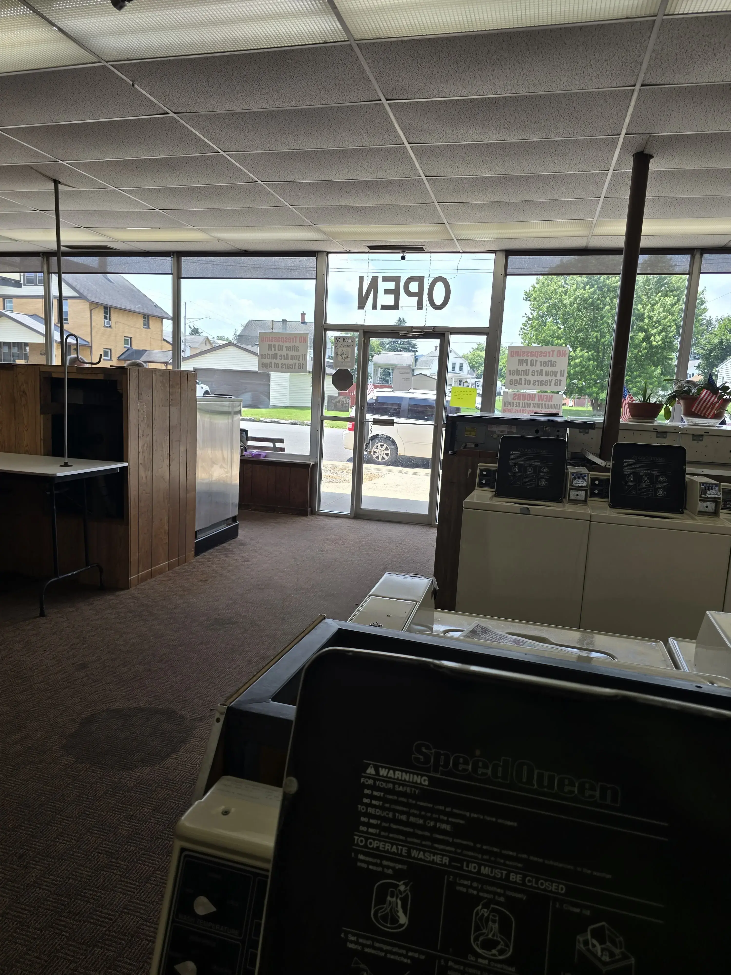 Rose Dry Cleaners & Laundromat thumbnail 6