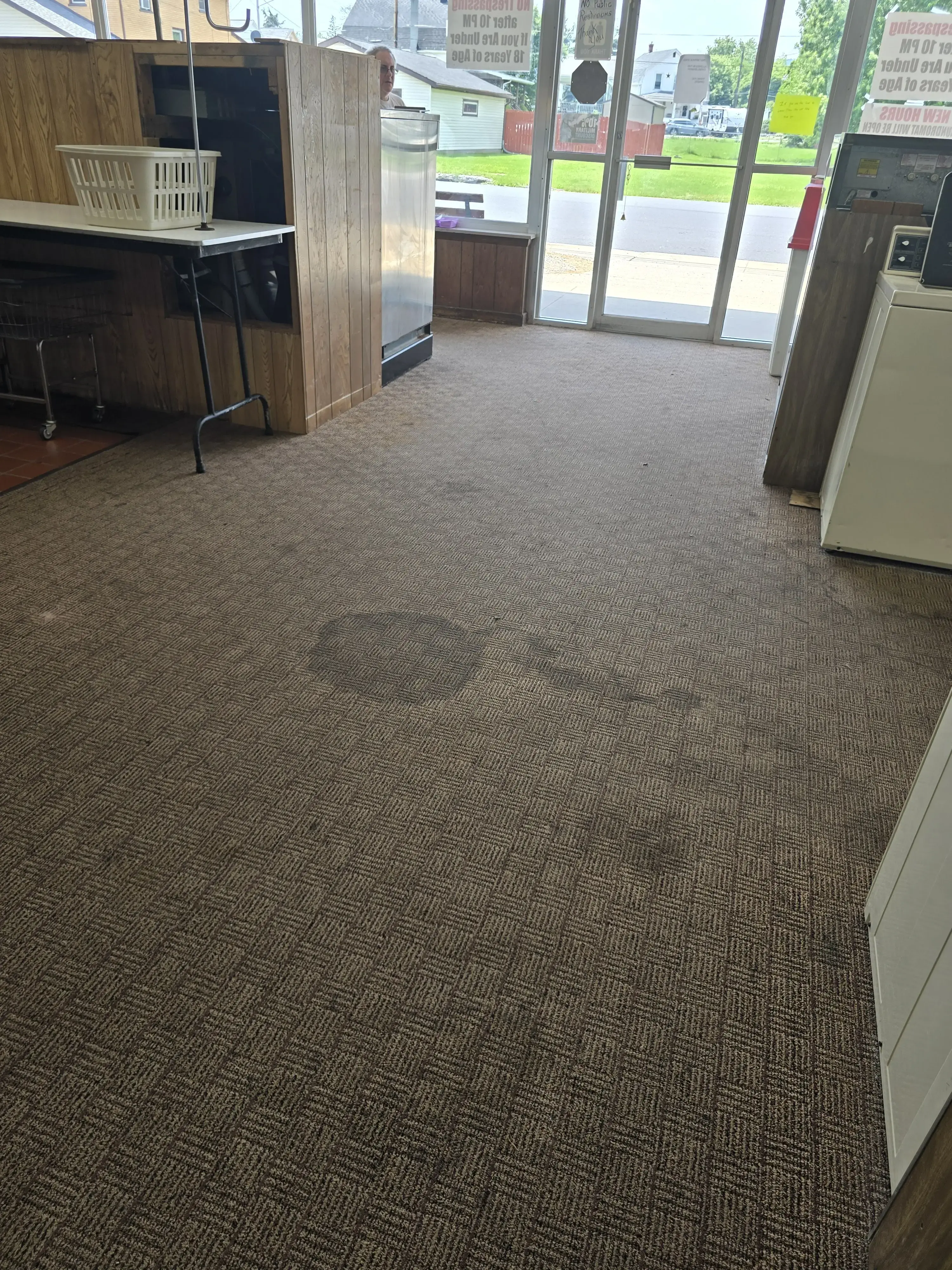 Rose Dry Cleaners & Laundromat - Image 4