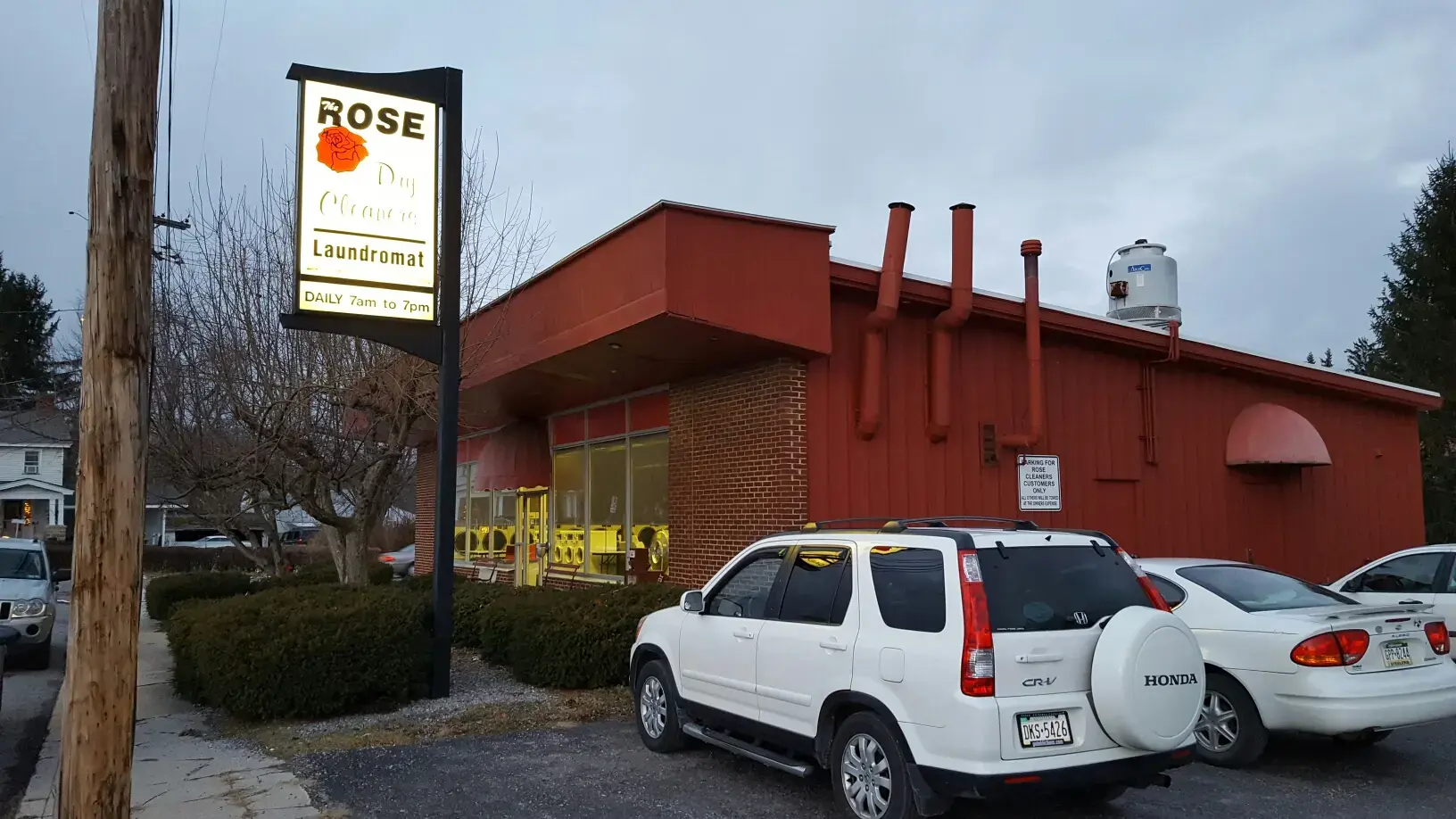 Rose Dry Cleaners & Laundromat thumbnail 15